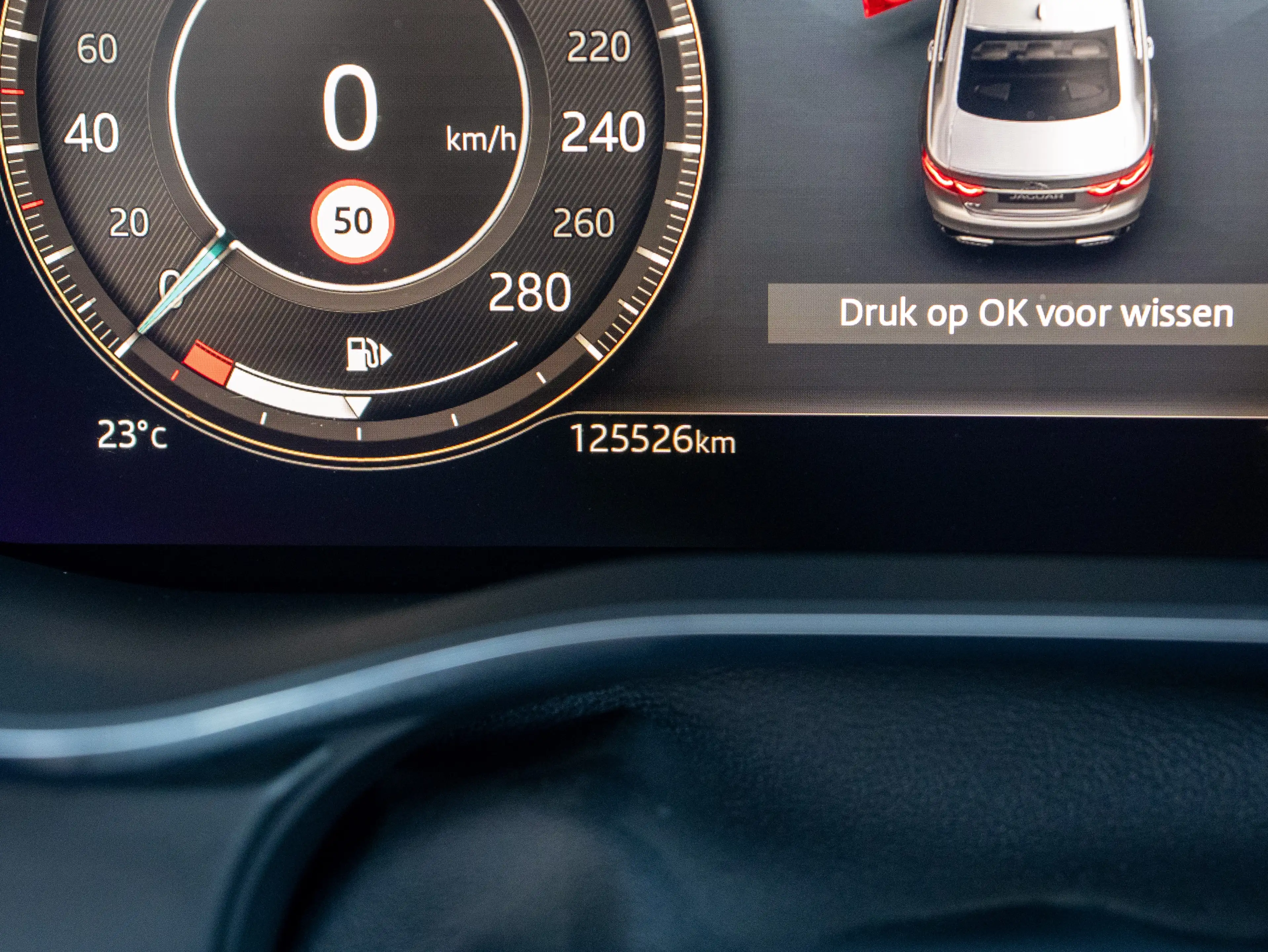 Jaguar XF XF 2.0 T P250 R-Dynamic SE — photo 16
