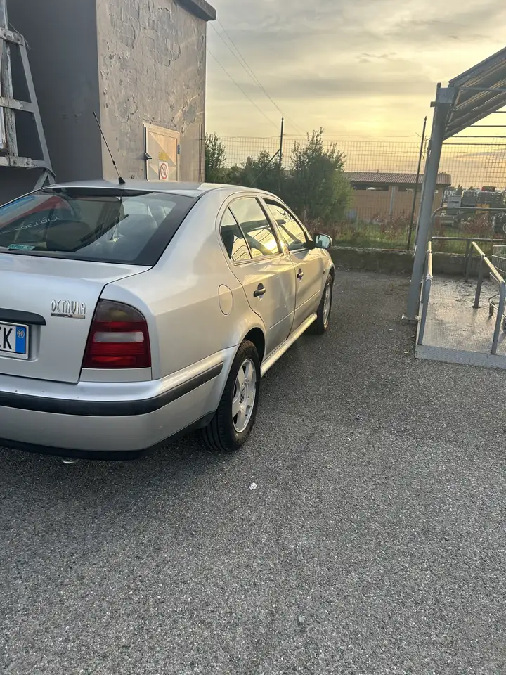 Skoda Octavia 1.6 LX c/airbag, foto 6