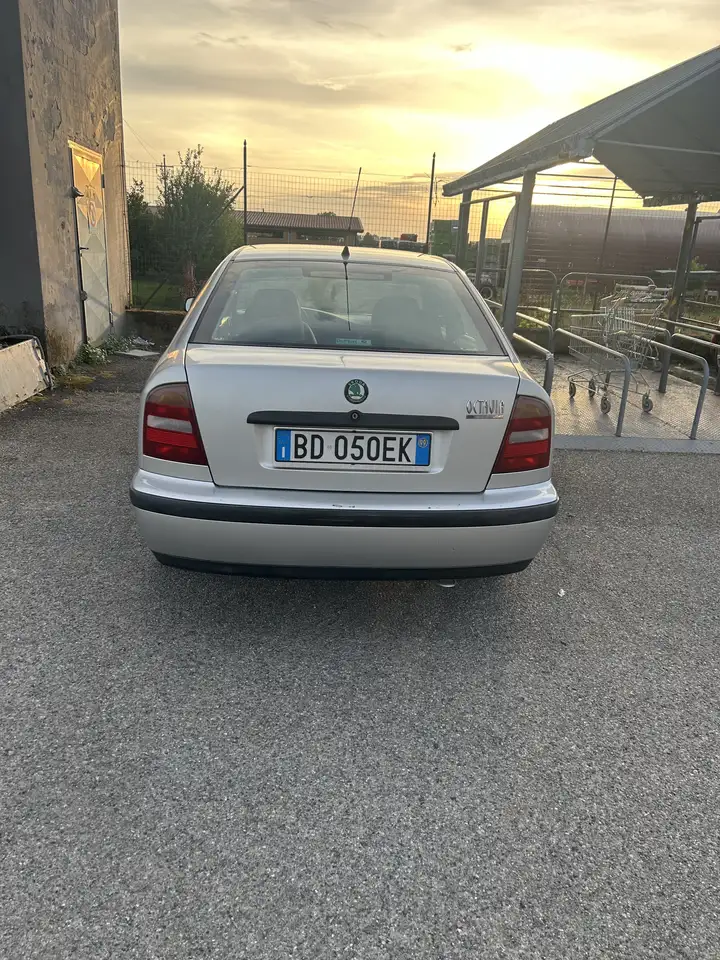 Skoda Octavia 1.6 LX c/airbag, foto 4