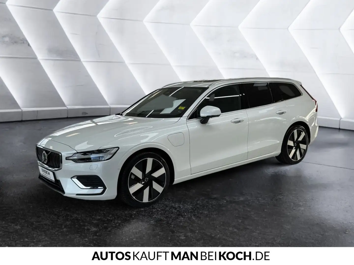 Volvo V60 T6 Plug-In AWD Plus BLIS ACC 360° PANO H/K Белый - 2