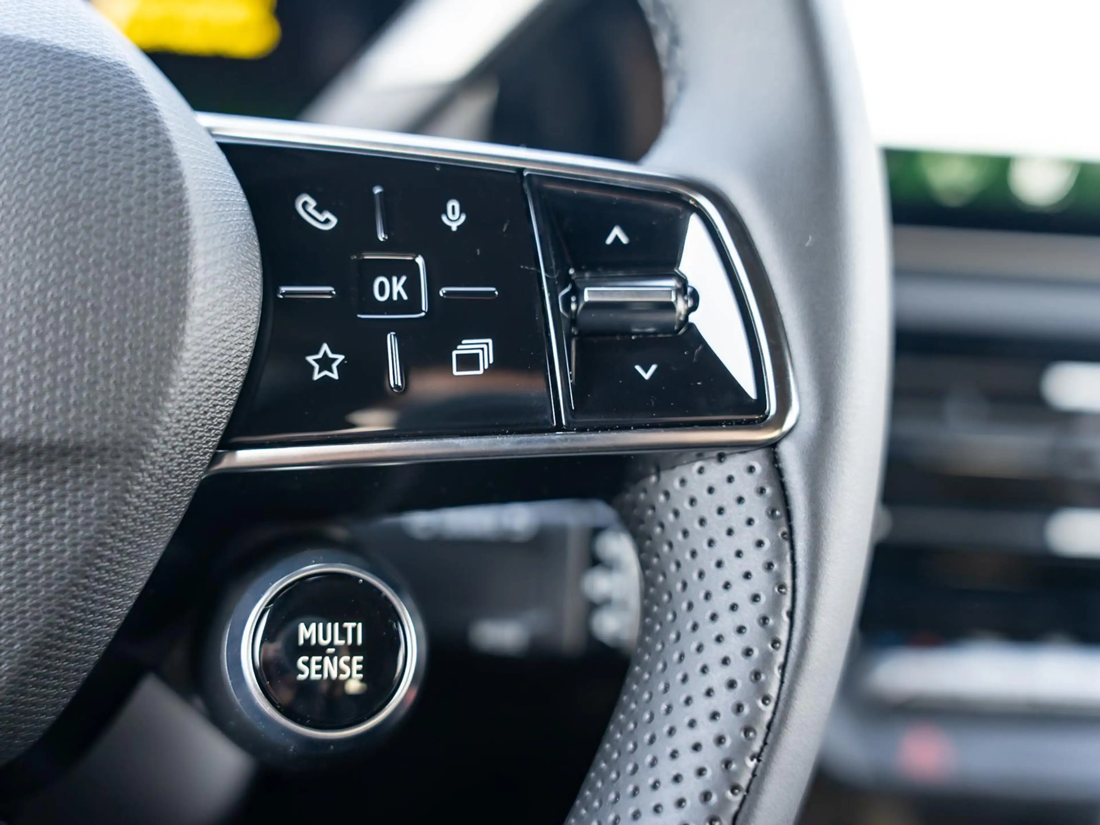 Renault R 4 E-Tech Iconic 150 Safety & Advanced Driving Assist-P. OpenR link — photo 12