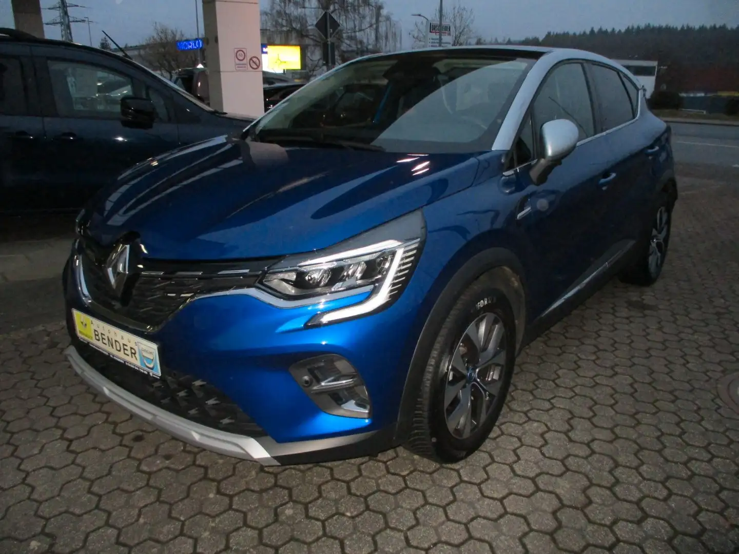 Renault Captur 2 Intens  E-Tech Plug-In Hybrid 160 Bleu - 1