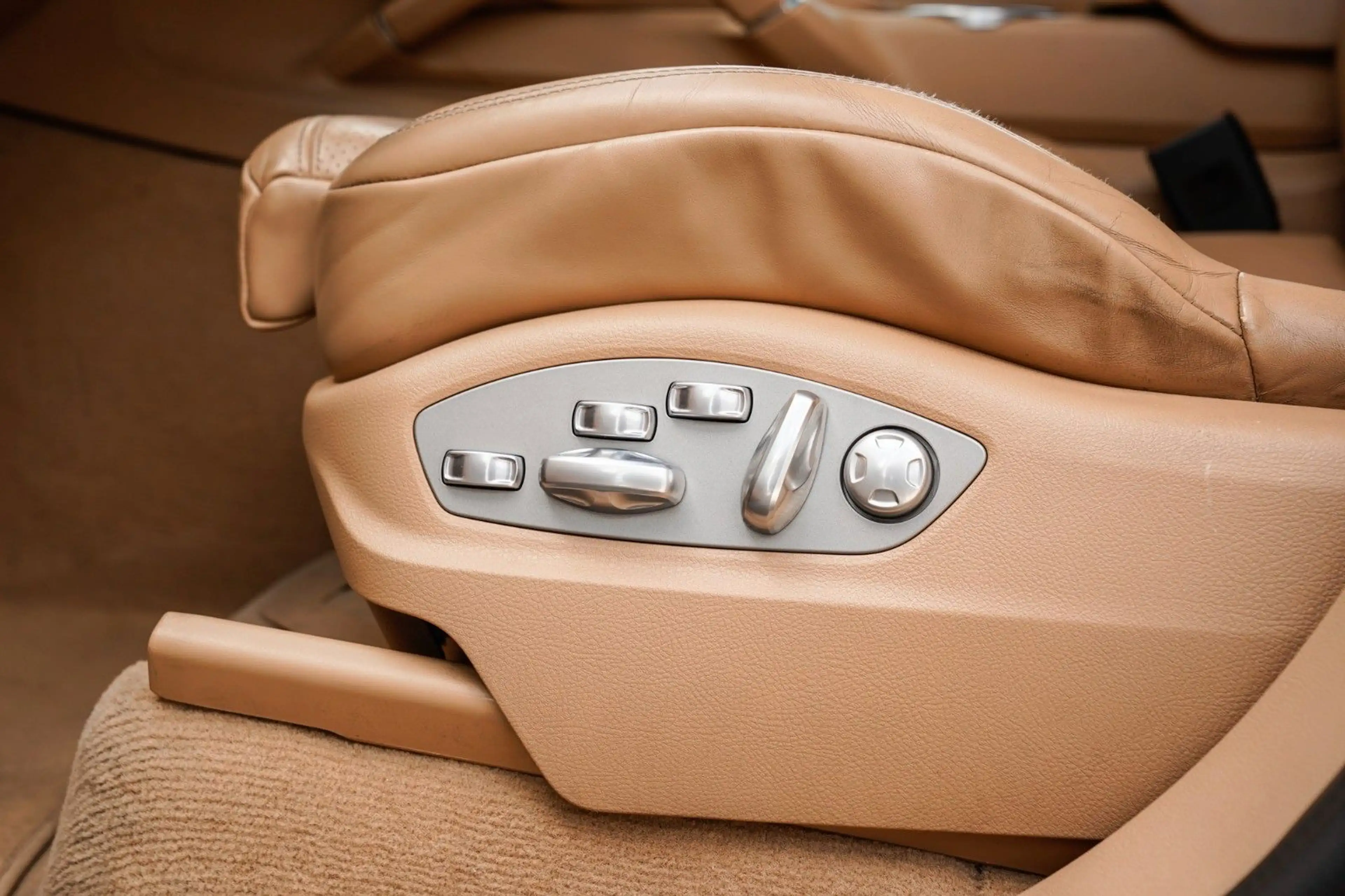 Porsche Cayenne S E-Hybrid Platinum Edition 18Wege-20" — photo 10