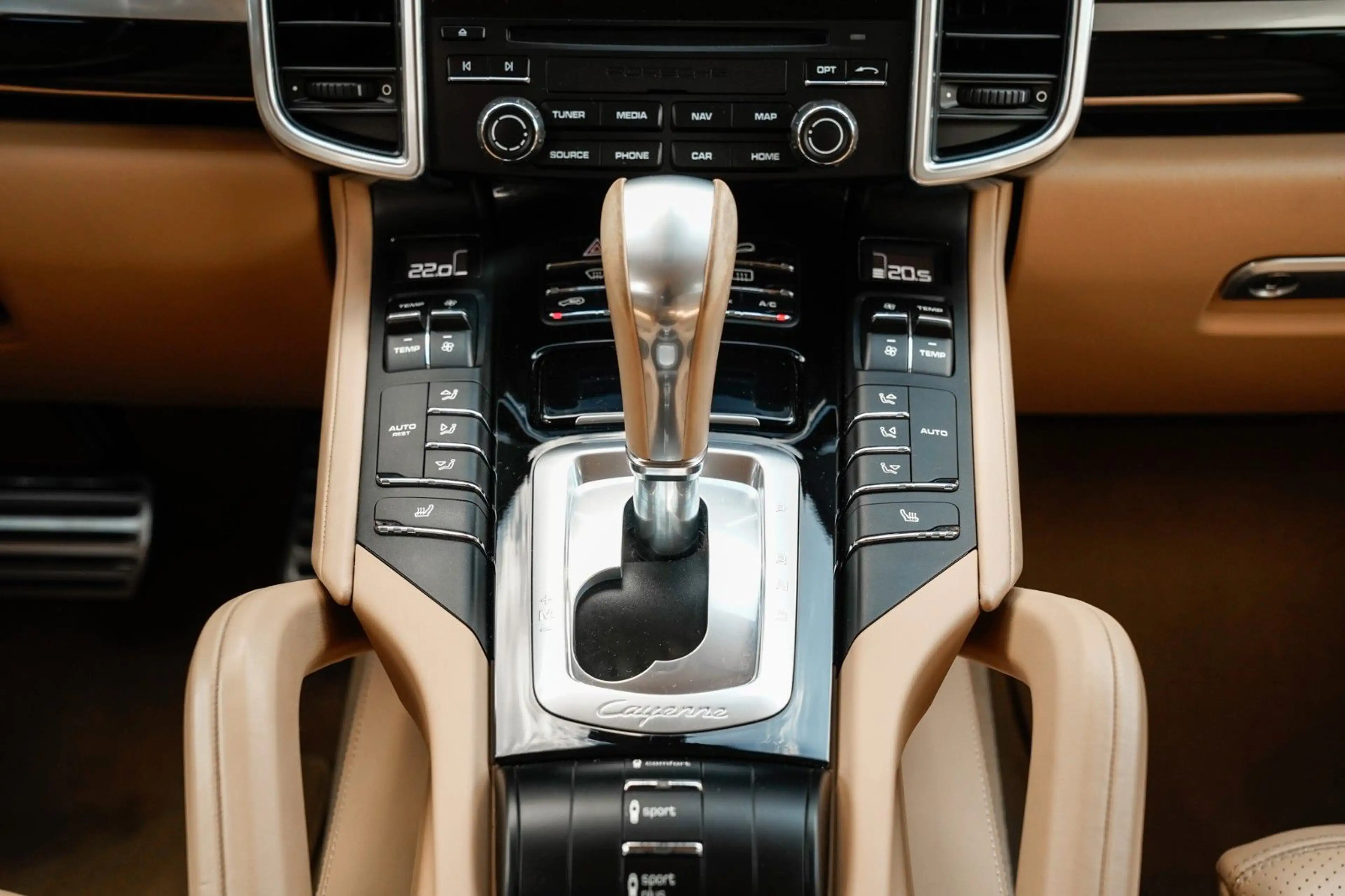 Porsche Cayenne S E-Hybrid Platinum Edition 18Wege-20" — photo 15