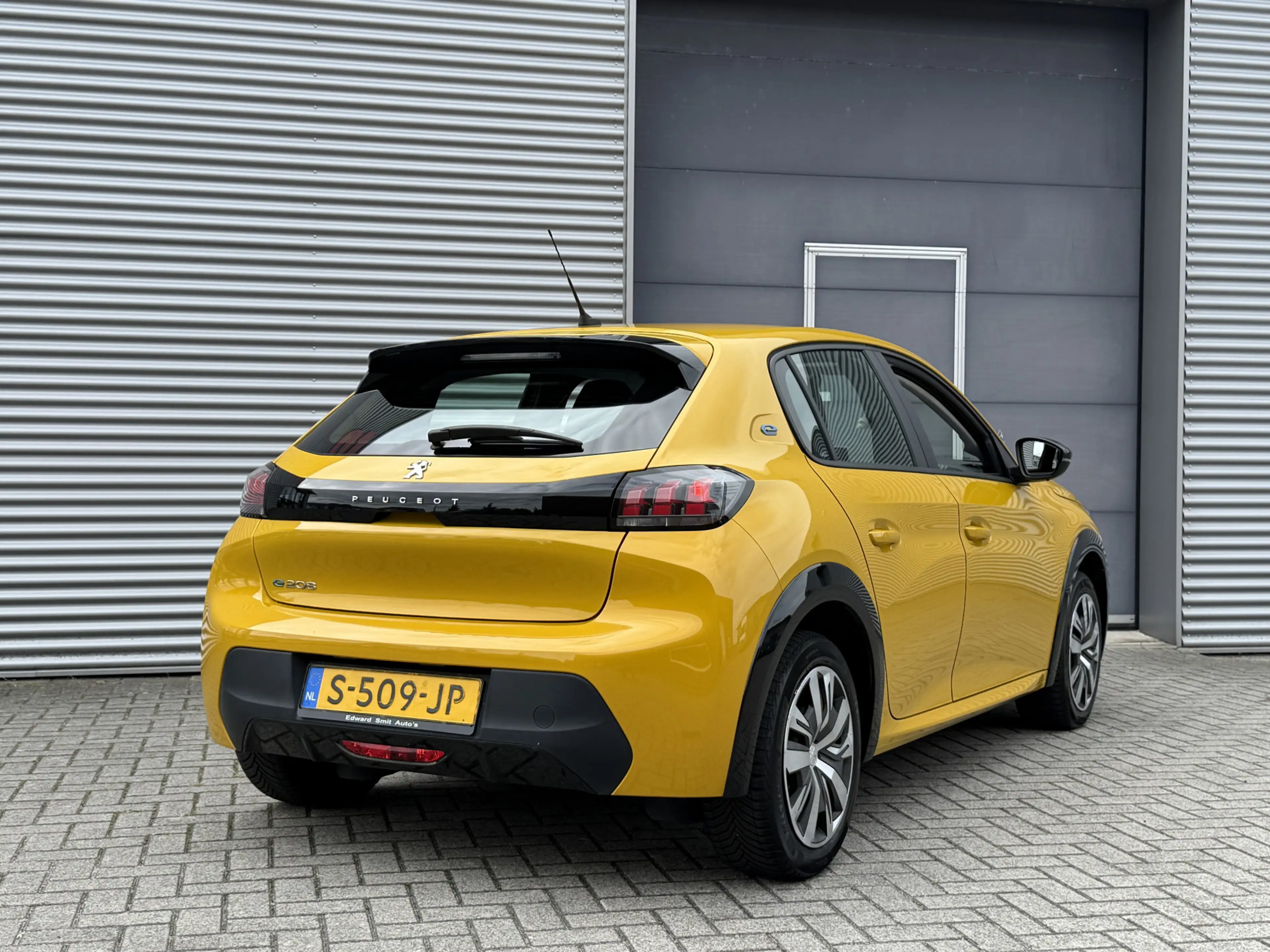 Peugeot e-208 EV Active 50 kWh I Carplay I Navi I SOH 100% — photo 4