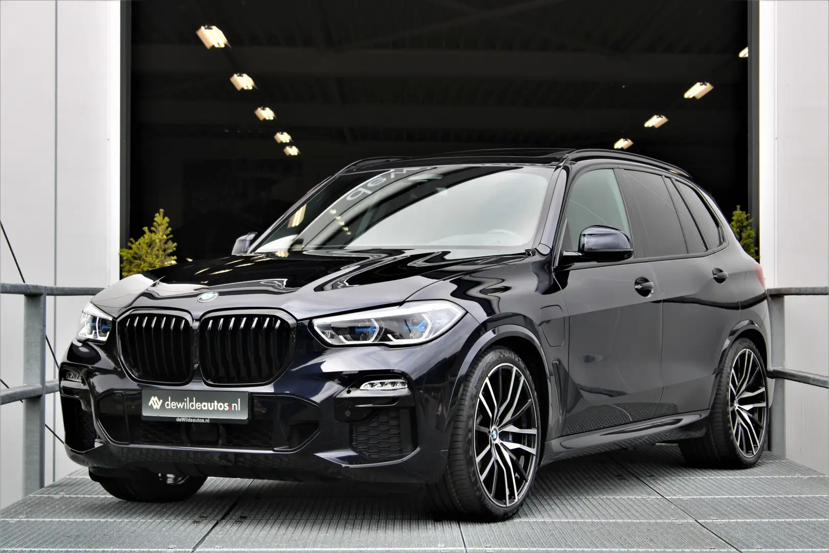 BMW X5 xDrive45e M-sport 394pk Pano SkyLounge Laser Head- Noir - 1