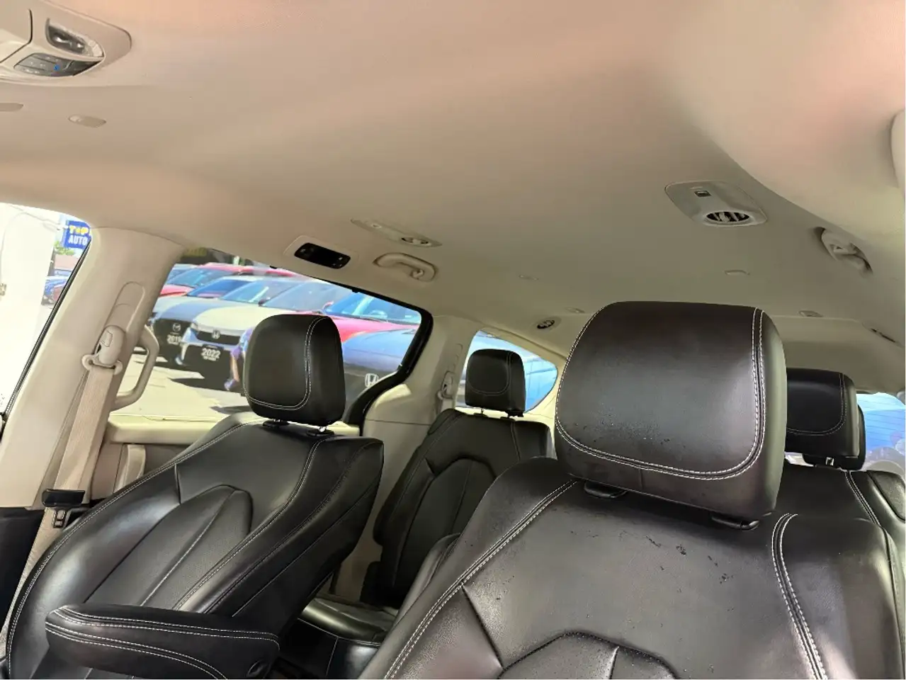 Chrysler Pacifica снимка Chrysler Pacifica