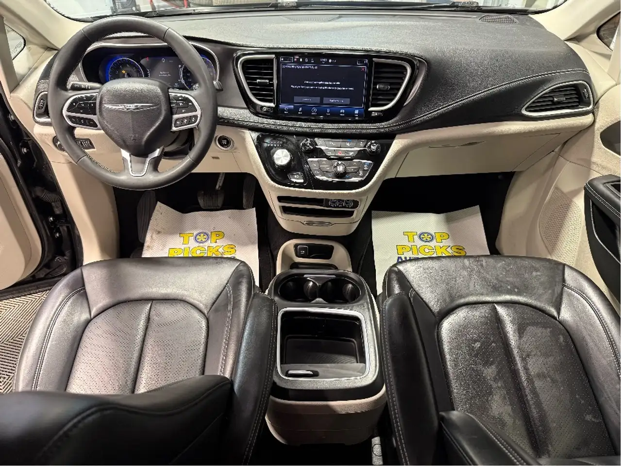 Chrysler Pacifica снимка Chrysler Pacifica