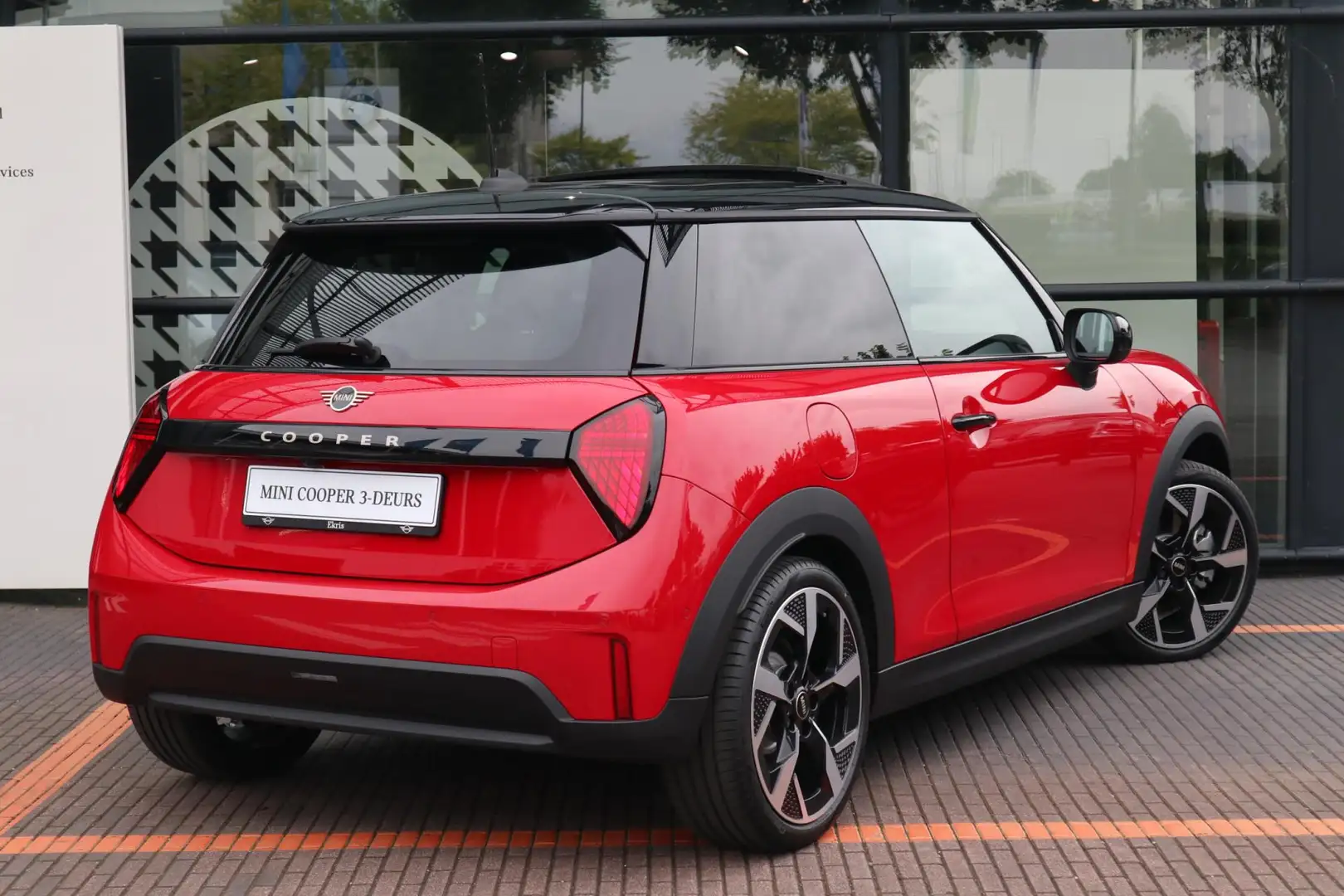 MINI Cooper C 3-deurs | Classic Trim + Package M Rouge - 2