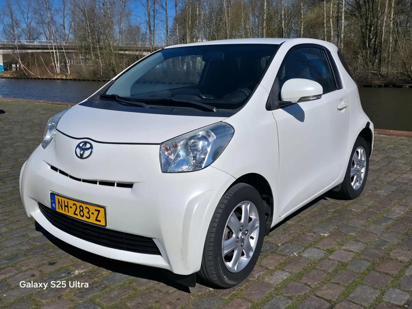 Toyota iQ 1.0 VVTi Comfort zeer mooi auto dealer onderhouden Wit - 2