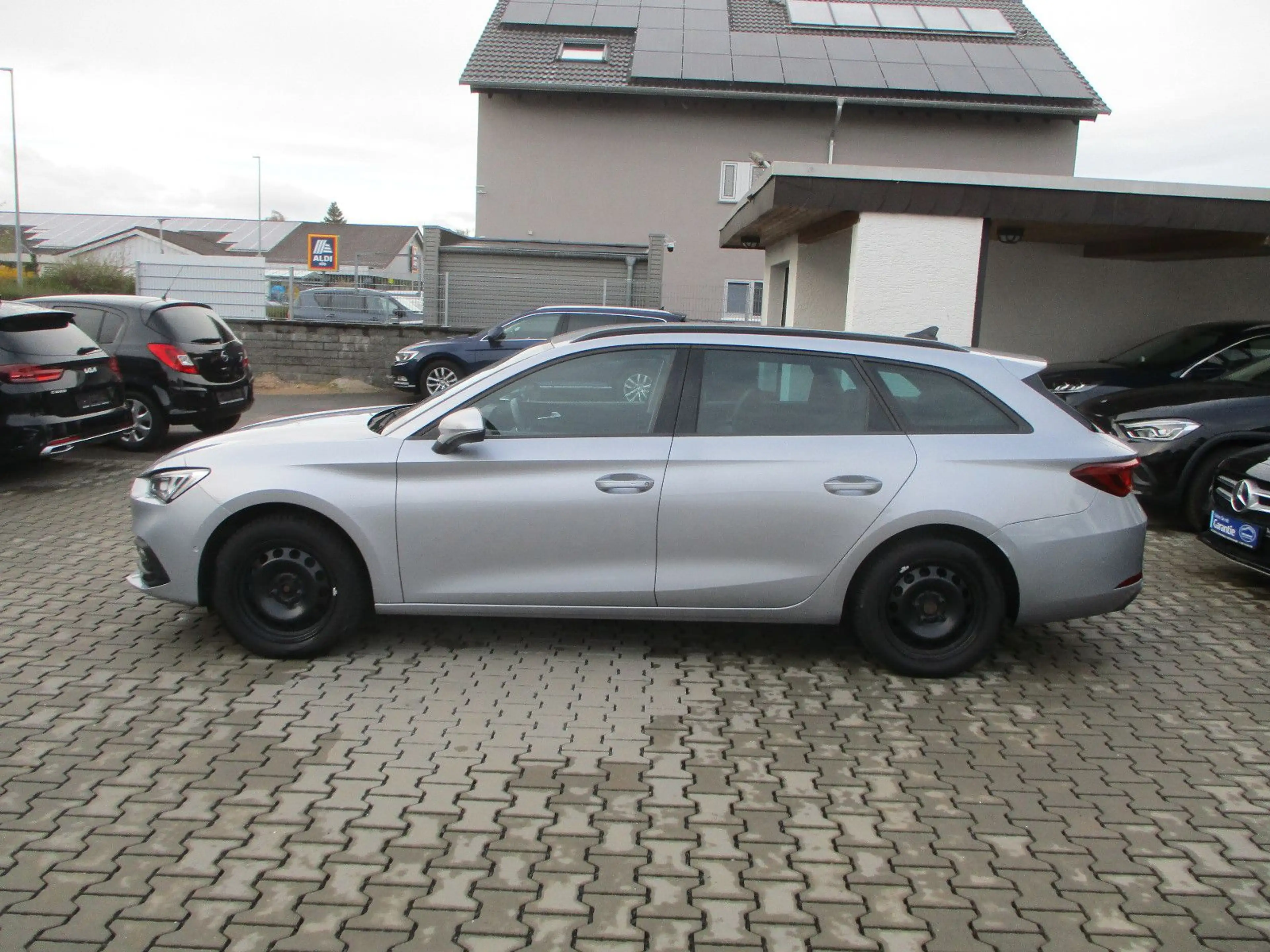SEAT Leon 2.0 TDI NAVI LEDER KAMERA LED SPURH ACC PDC