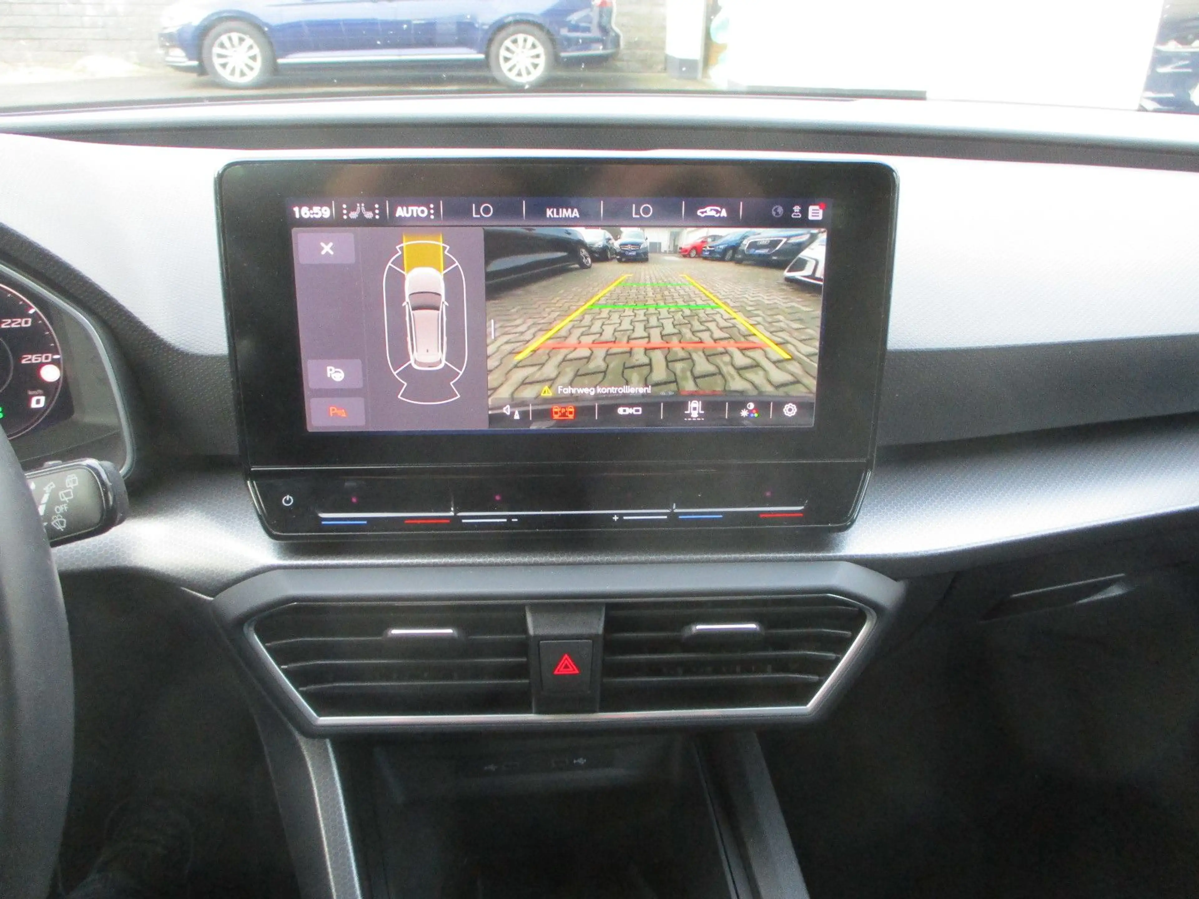 SEAT Leon 2.0 TDI NAVI LEDER KAMERA LED SPURH ACC PDC — photo 2