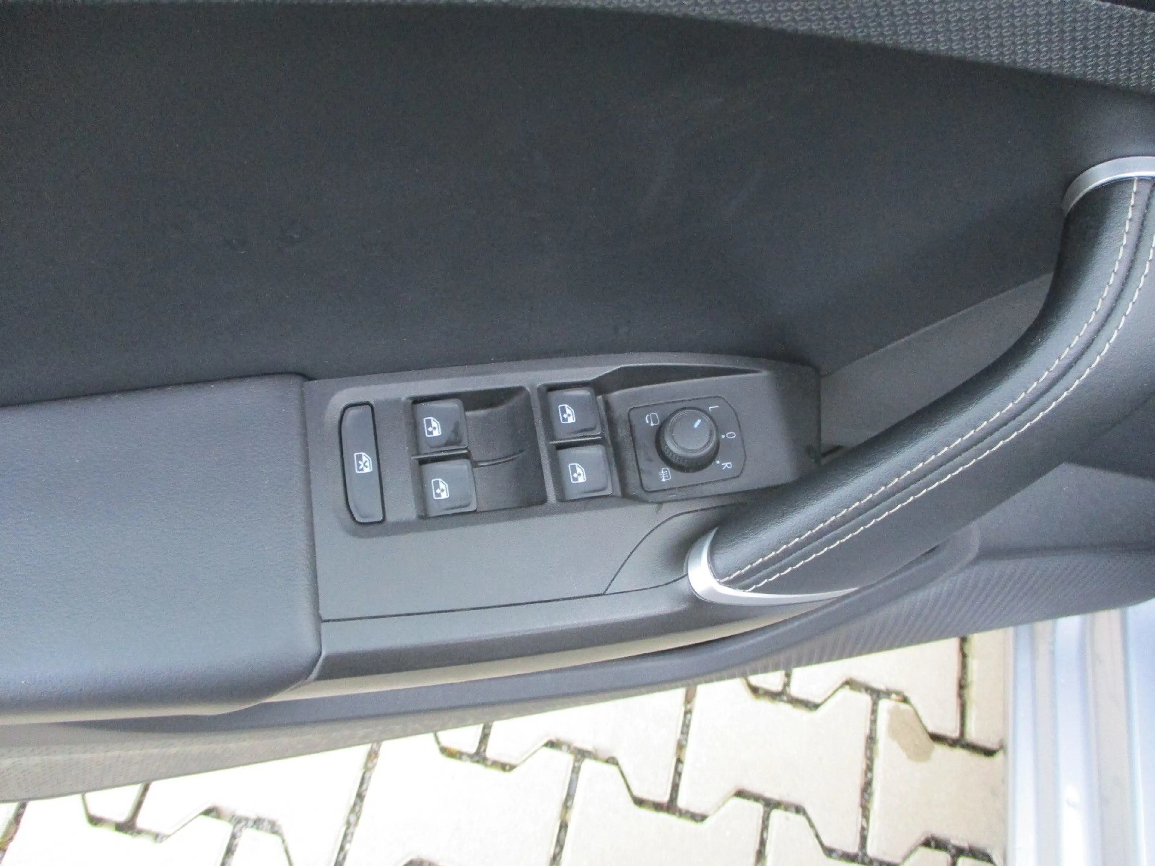SEAT Leon 2.0 TDI NAVI LEDER KAMERA LED SPURH ACC PDC — photo 14