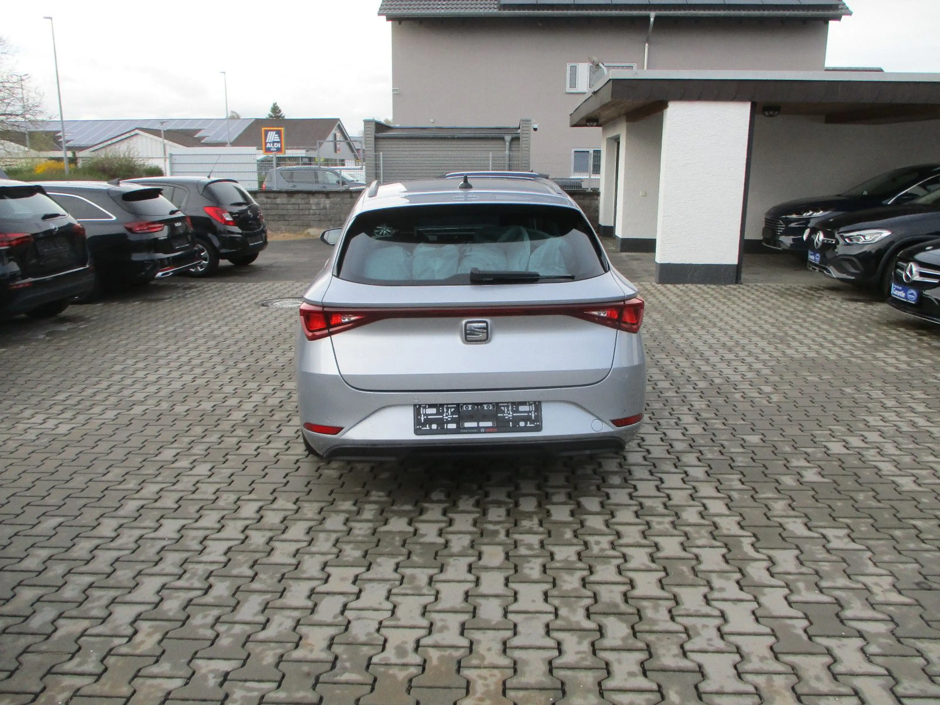 SEAT Leon 2.0 TDI NAVI LEDER KAMERA LED SPURH ACC PDC — photo 8