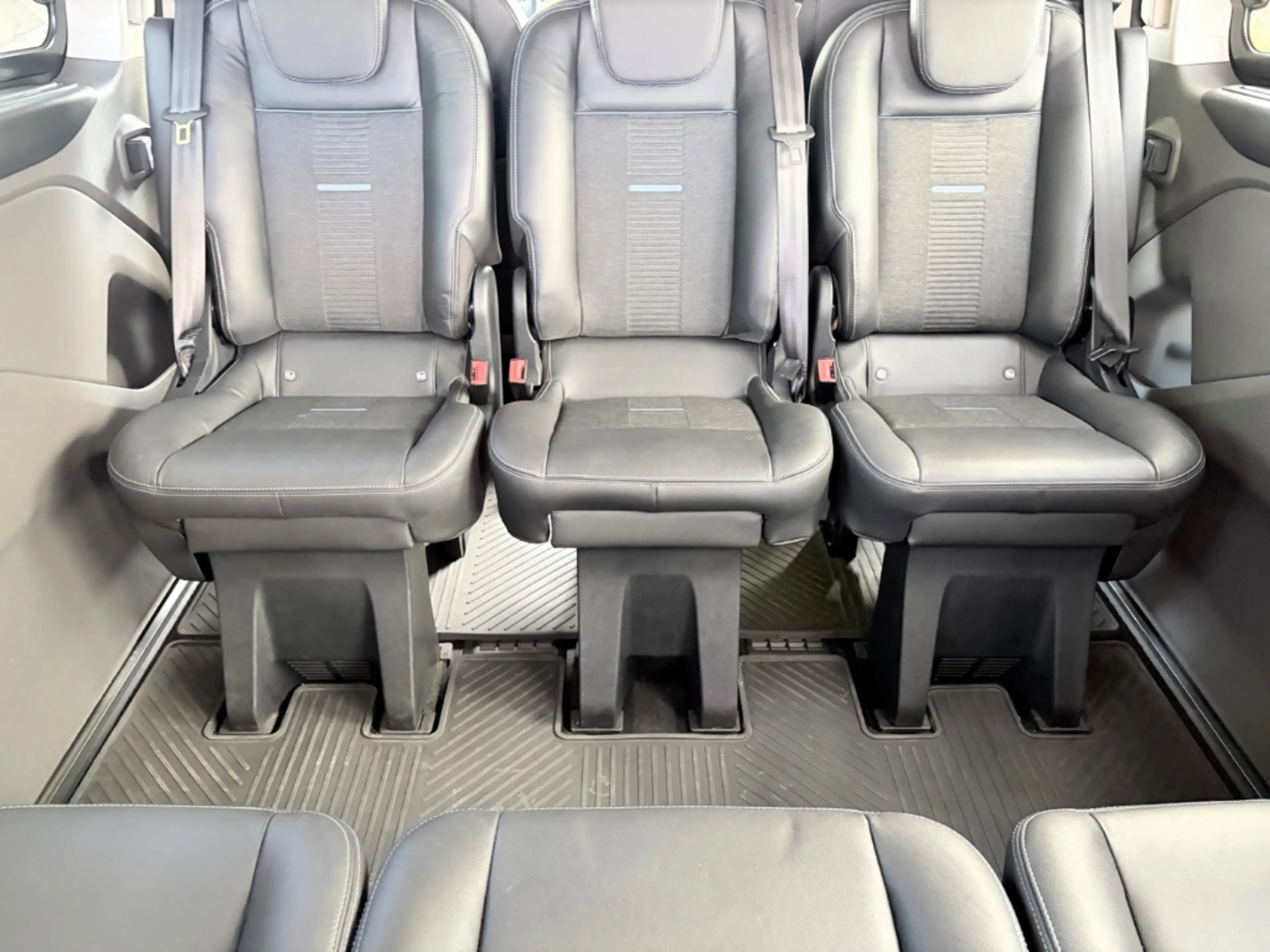 Ford Tourneo Custom 2.0 TDCi Active Autom. Standheizung FGS — photo 22