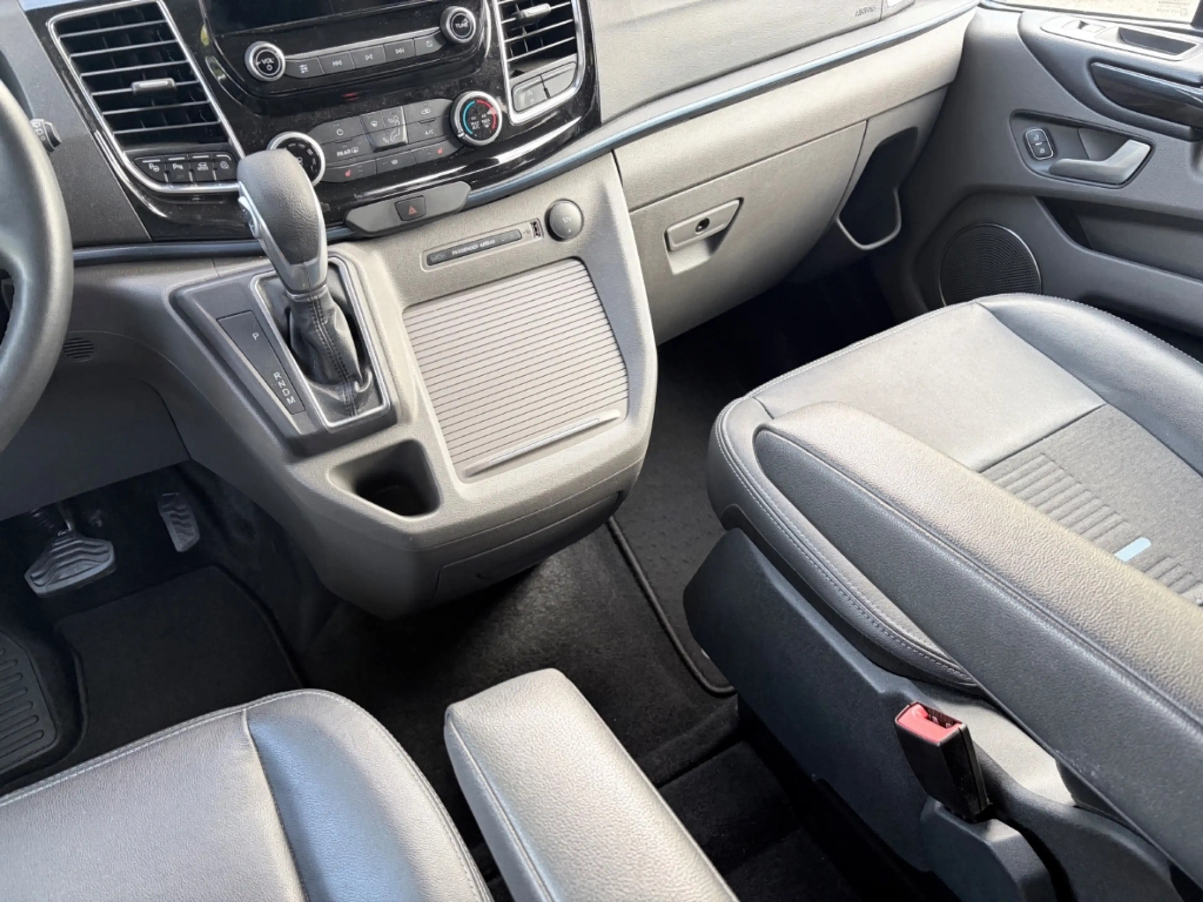 Ford Tourneo Custom 2.0 TDCi Active Autom. Standheizung FGS — photo 13