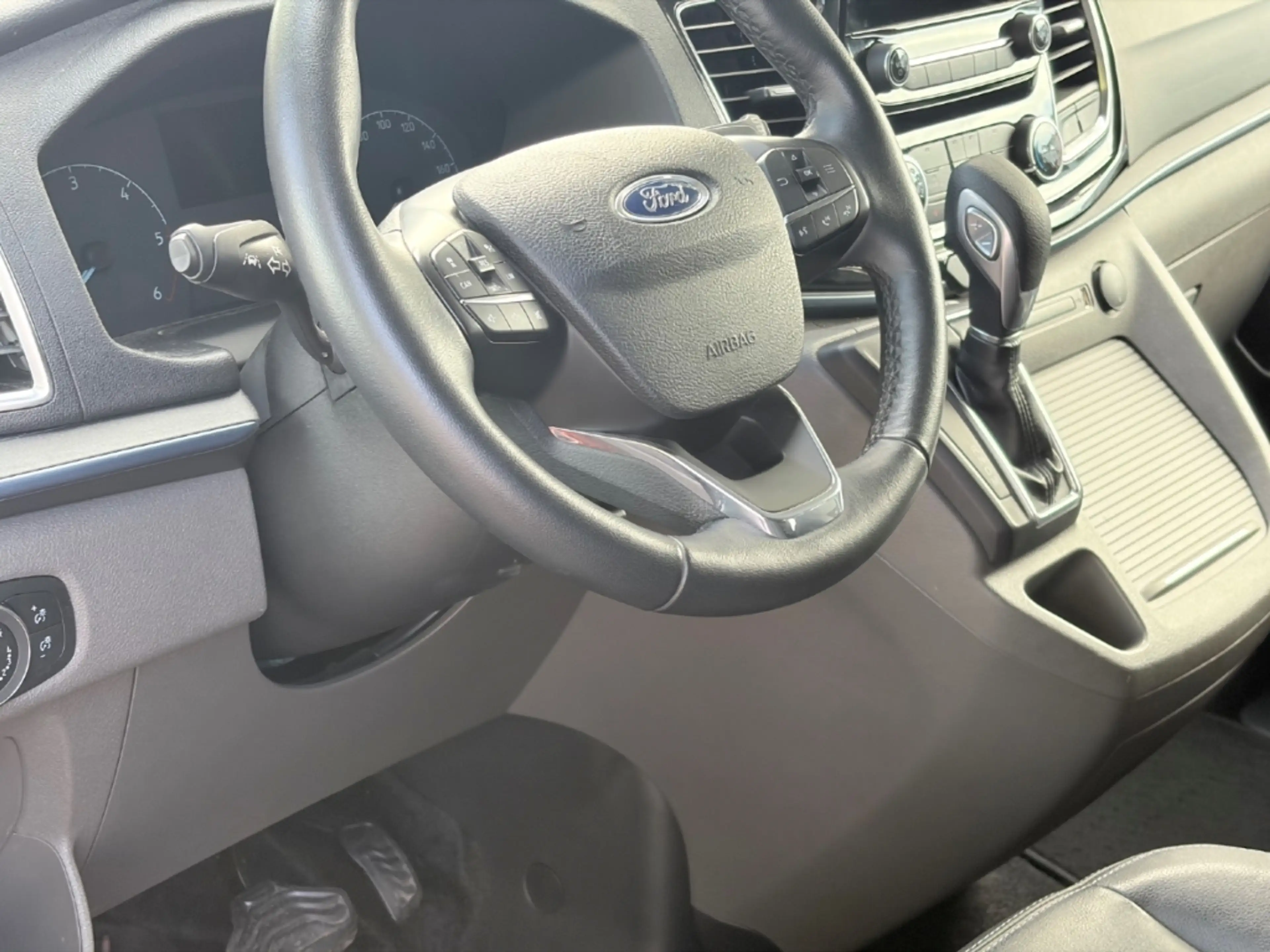 Ford Tourneo Custom 2.0 TDCi Active Autom. Standheizung FGS — photo 8