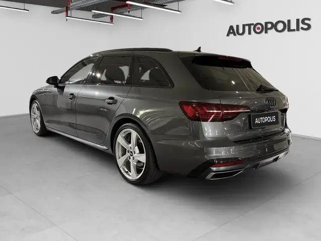 Audi A4 view 14