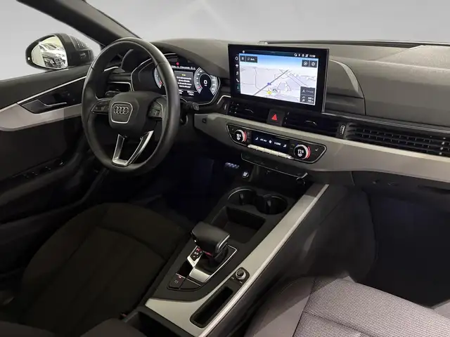 Audi A4 view 7
