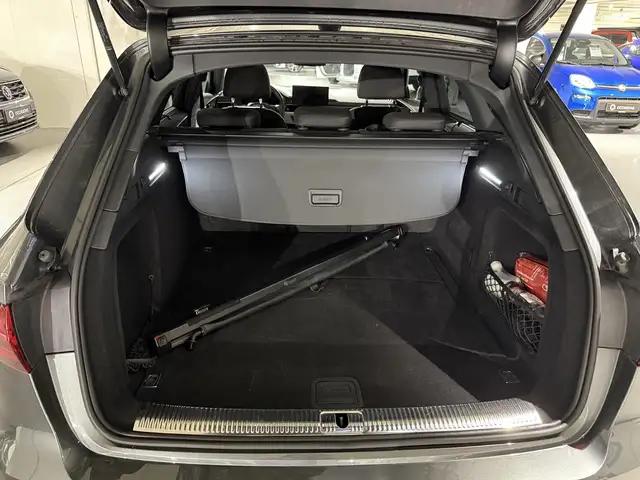 Audi A4 view 12