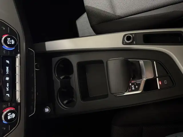 Audi A4 view 10