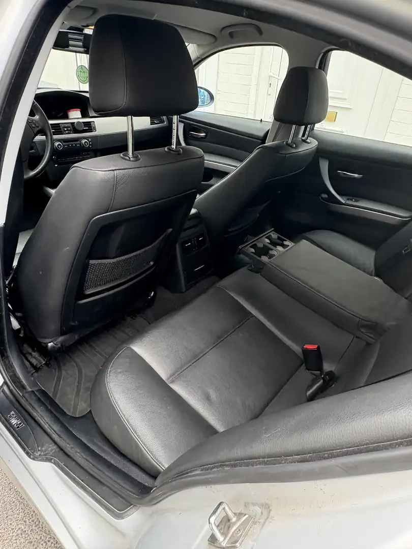 BMW 320 320d 177ch Confort A - 2