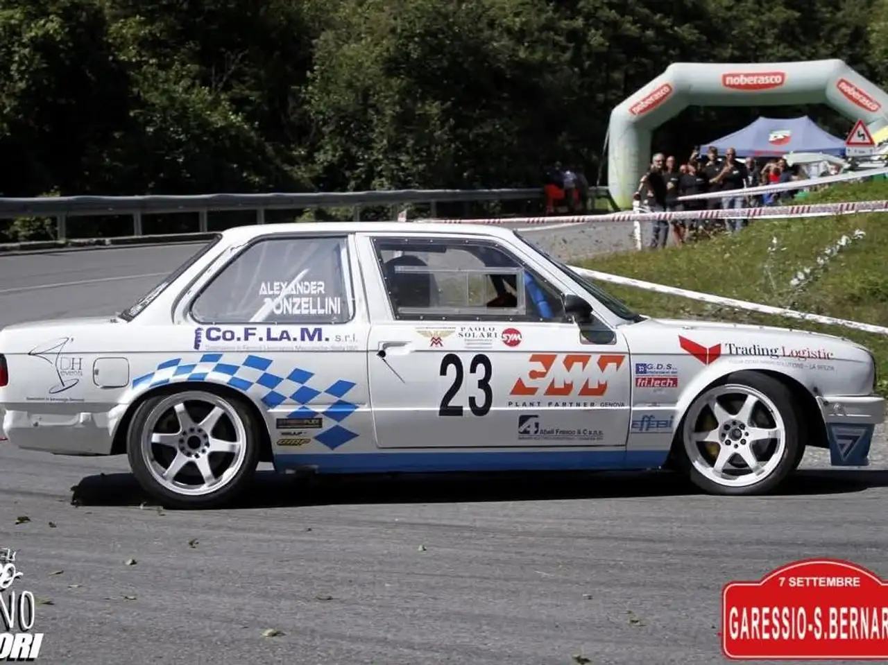 BMW 320i 2p, foto 2