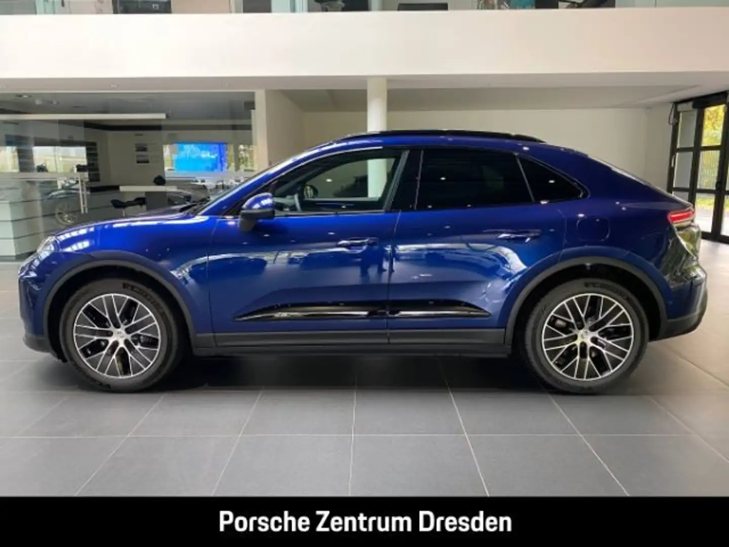 Porsche Macan . Blau - 2