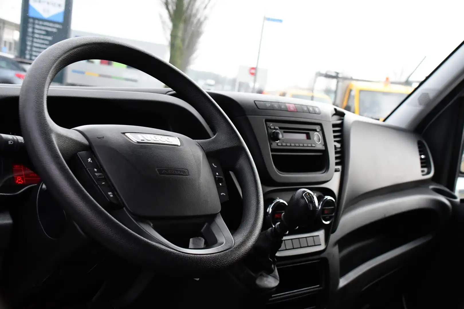 Iveco Daily 35S16V 2.3 352 H2 3500KG Trekhaak, 160PK, Clima, S Wit - 2