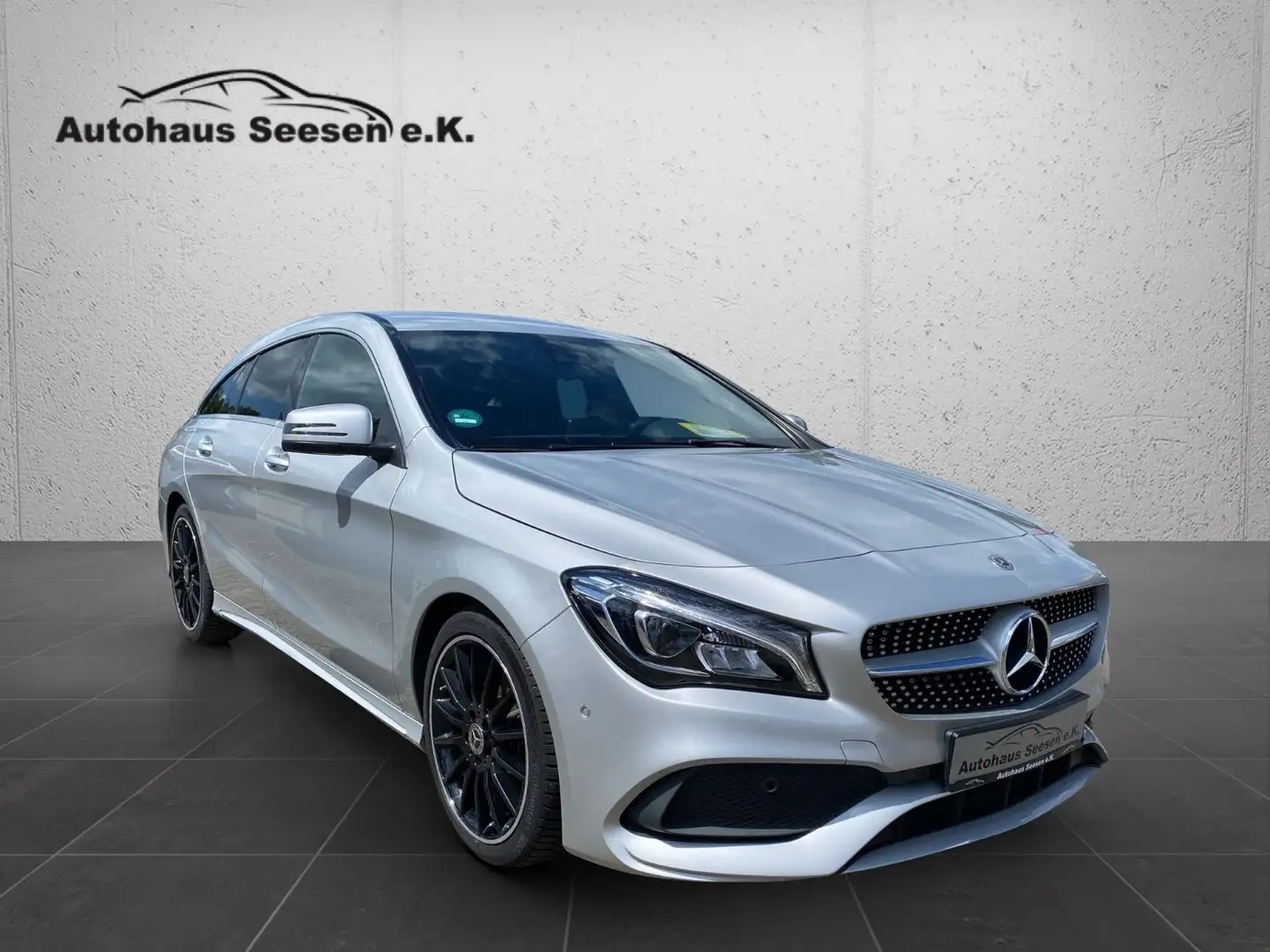 Mercedes-Benz CLA 180 *AMG-Line*LED*Navi*AHK* Srebrny - 1