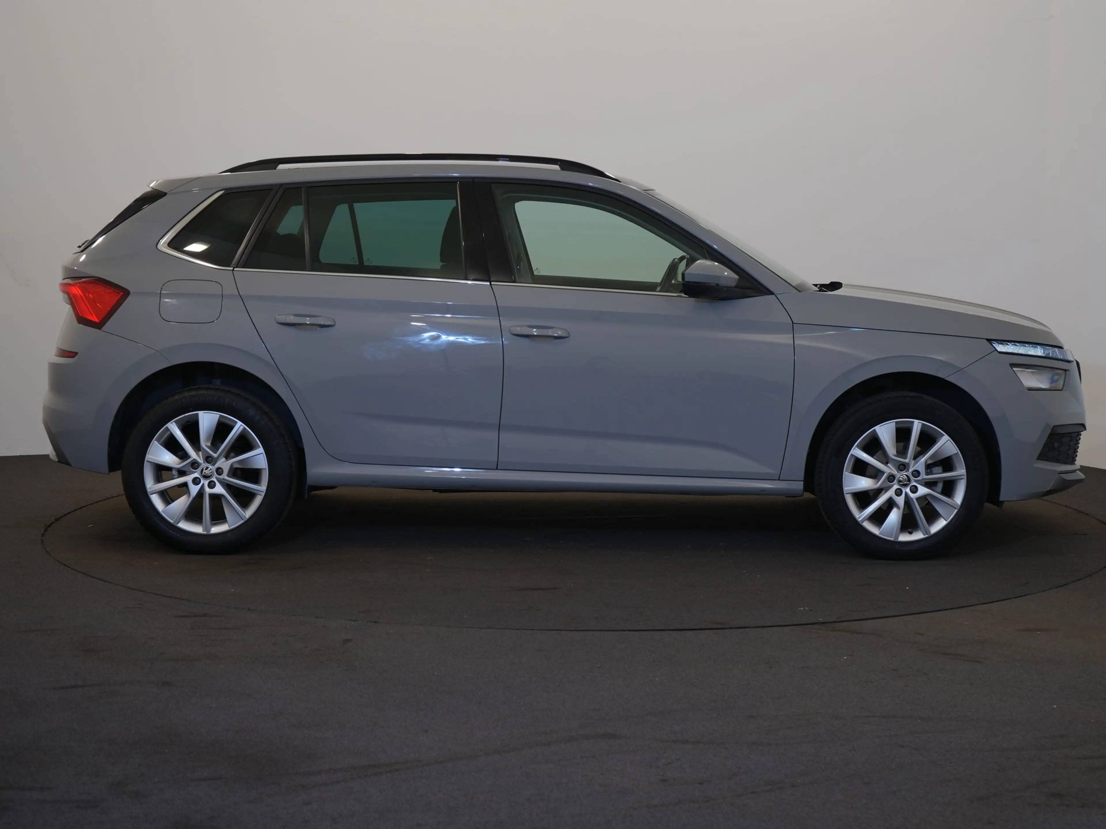 Skoda Kamiq Ambition 1.0TSi |Navi9.2"|Toitpano|LED|Start/stop|JA17" — photo 5