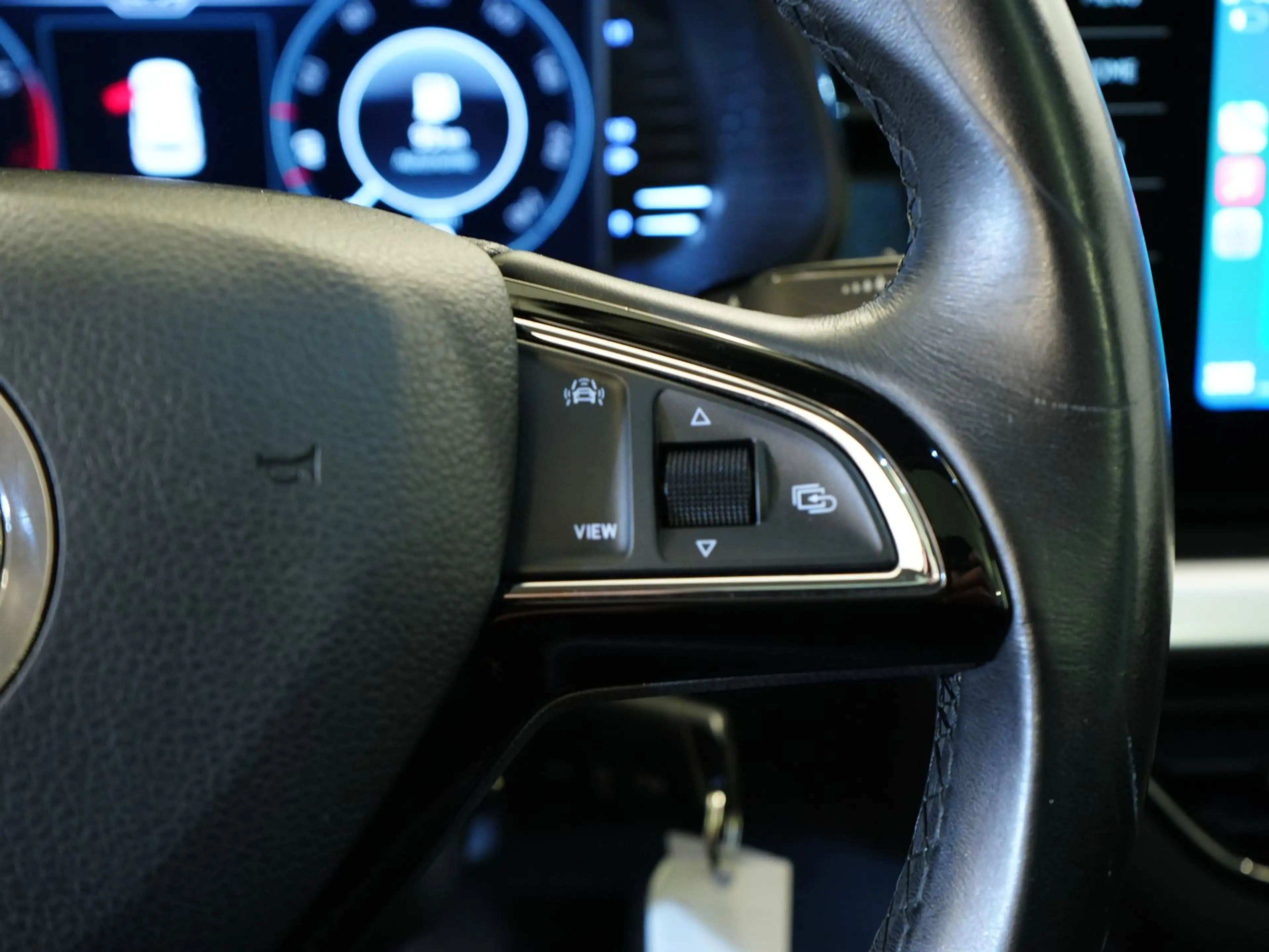 Skoda Kamiq Ambition 1.0TSi |Navi9.2"|Toitpano|LED|Start/stop|JA17" — photo 13