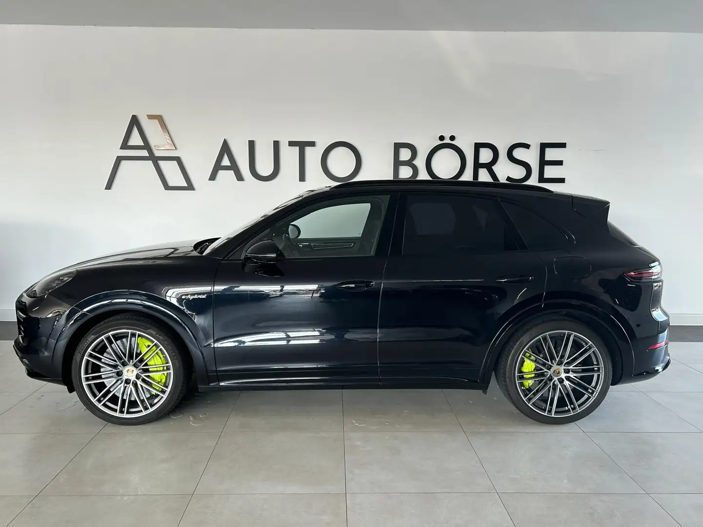 Porsche Cayenne Turbo S E-Hybrid*PANO*CAM*HUD*LED*AHK* Schwarz - 2