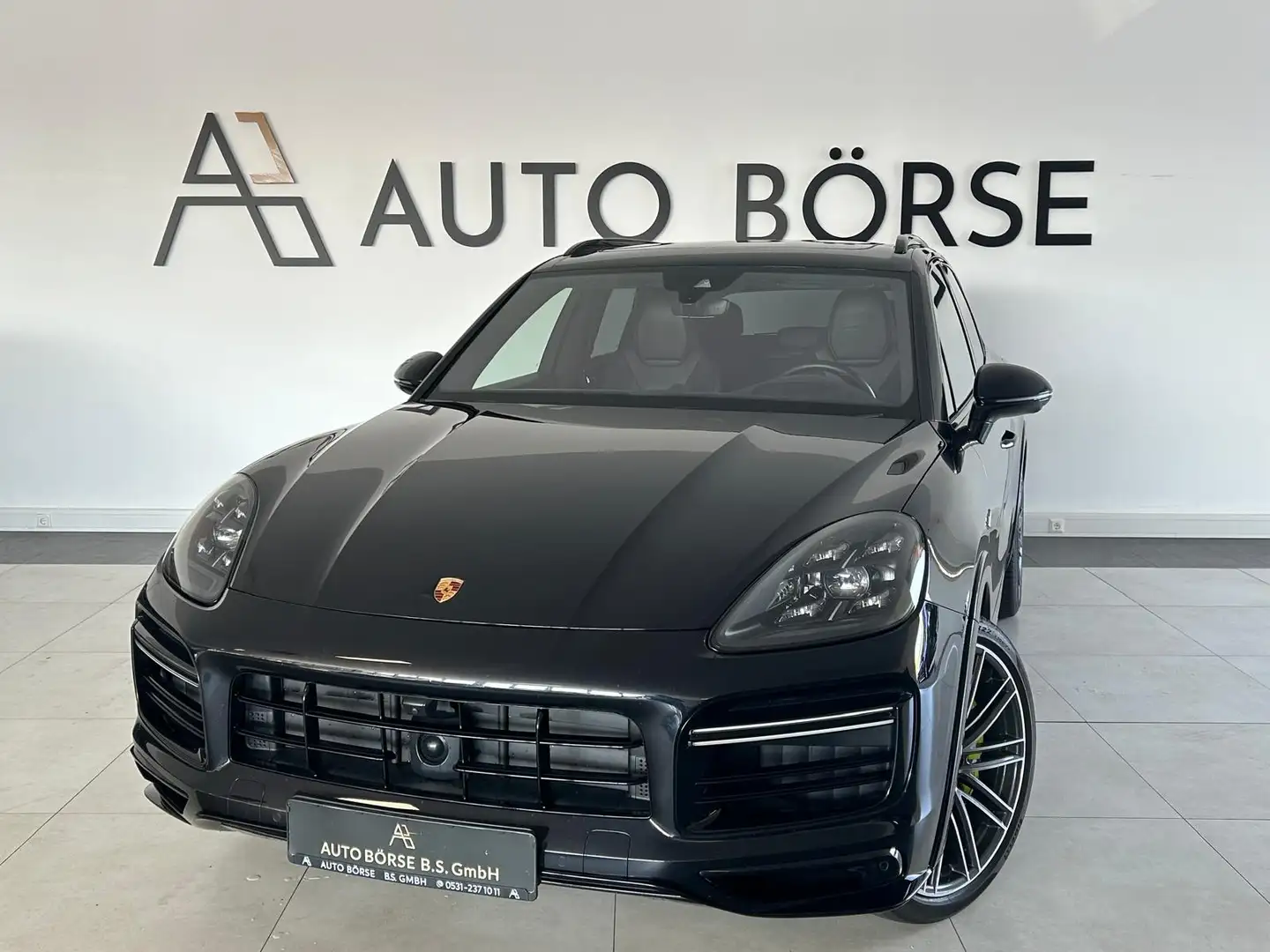 Porsche Cayenne Turbo S E-Hybrid*PANO*CAM*HUD*LED*AHK* Schwarz - 1