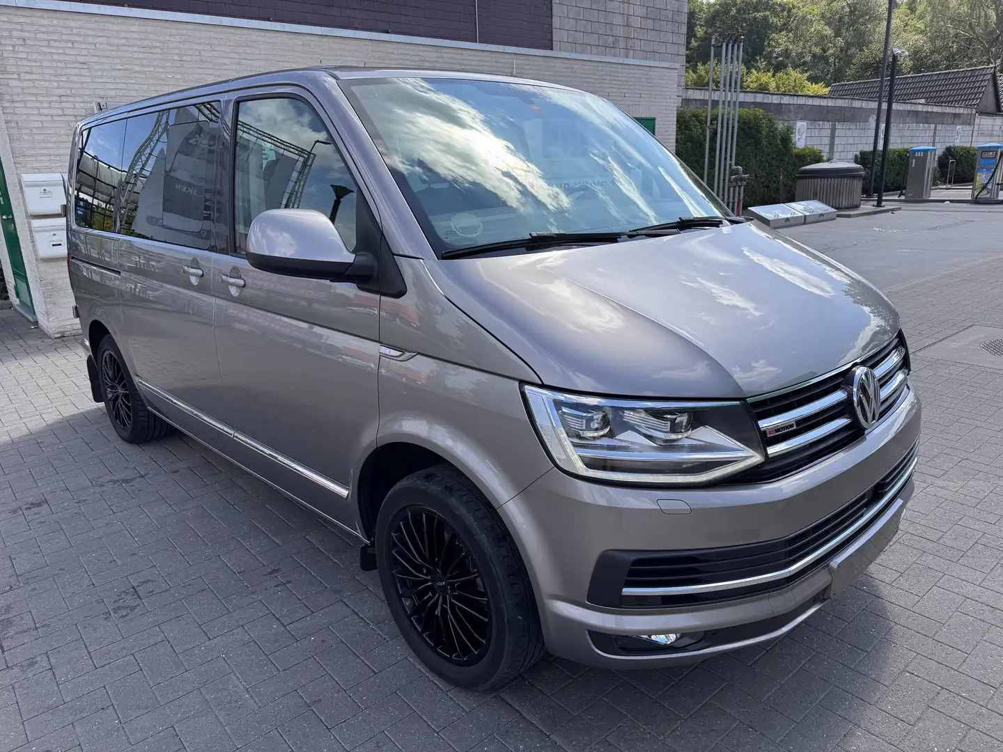 Volkswagen T6 Caravelle Caravelle DSG Kurz 4MOTION Highline Gris - 1