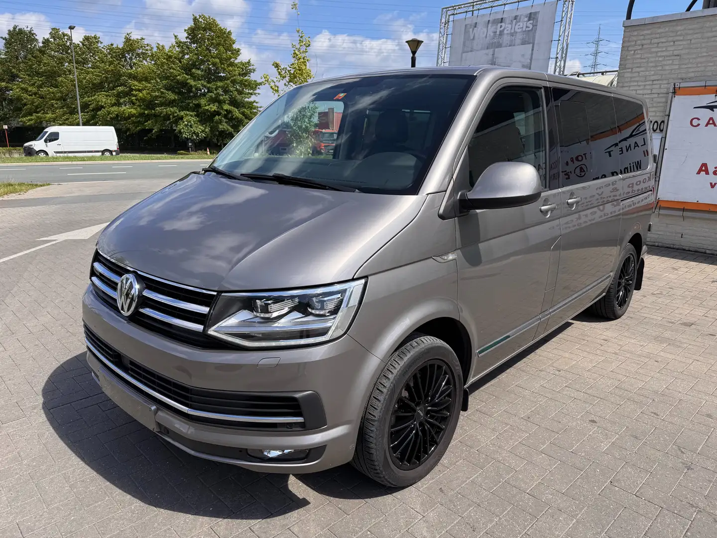 Volkswagen T6 Caravelle Caravelle DSG Kurz 4MOTION Highline Gris - 2
