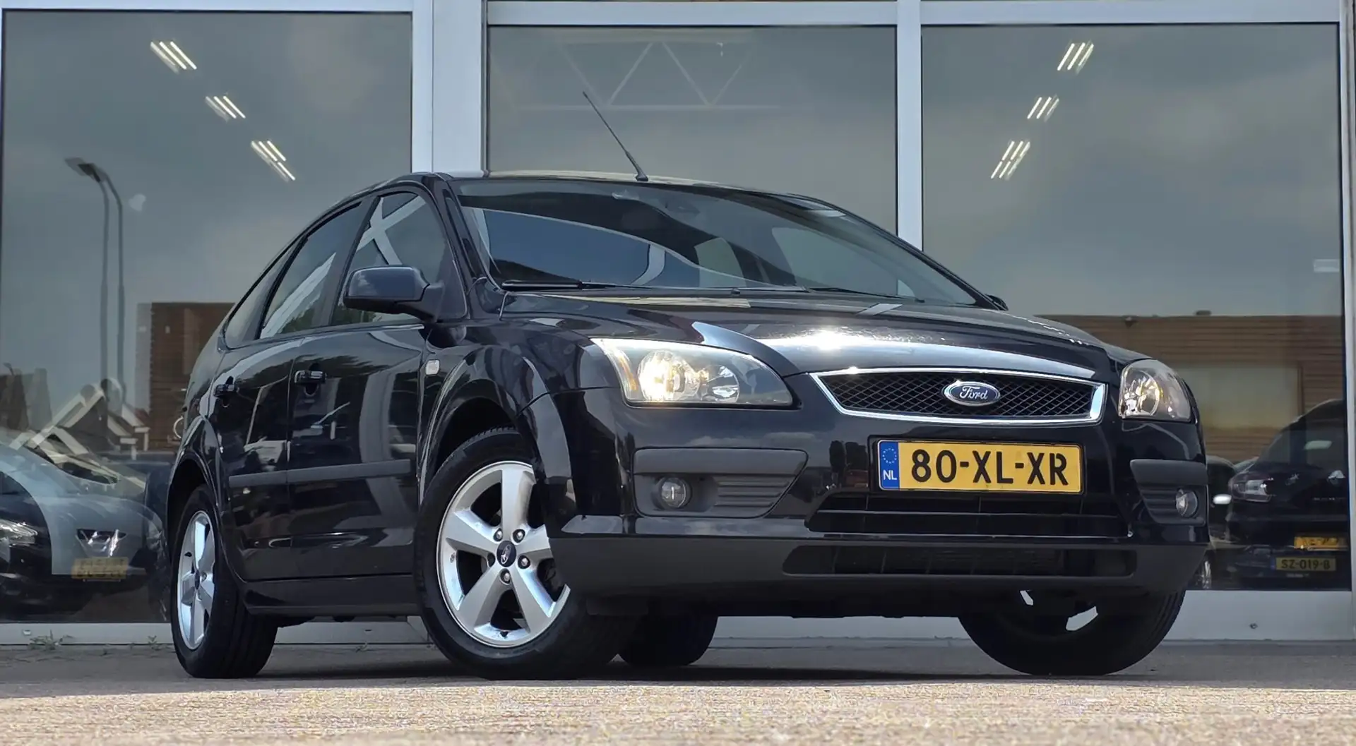 Ford Focus 1.6-16V Futura 2e Eigenaar 100% Dealer Onderhoud C Zwart - 2