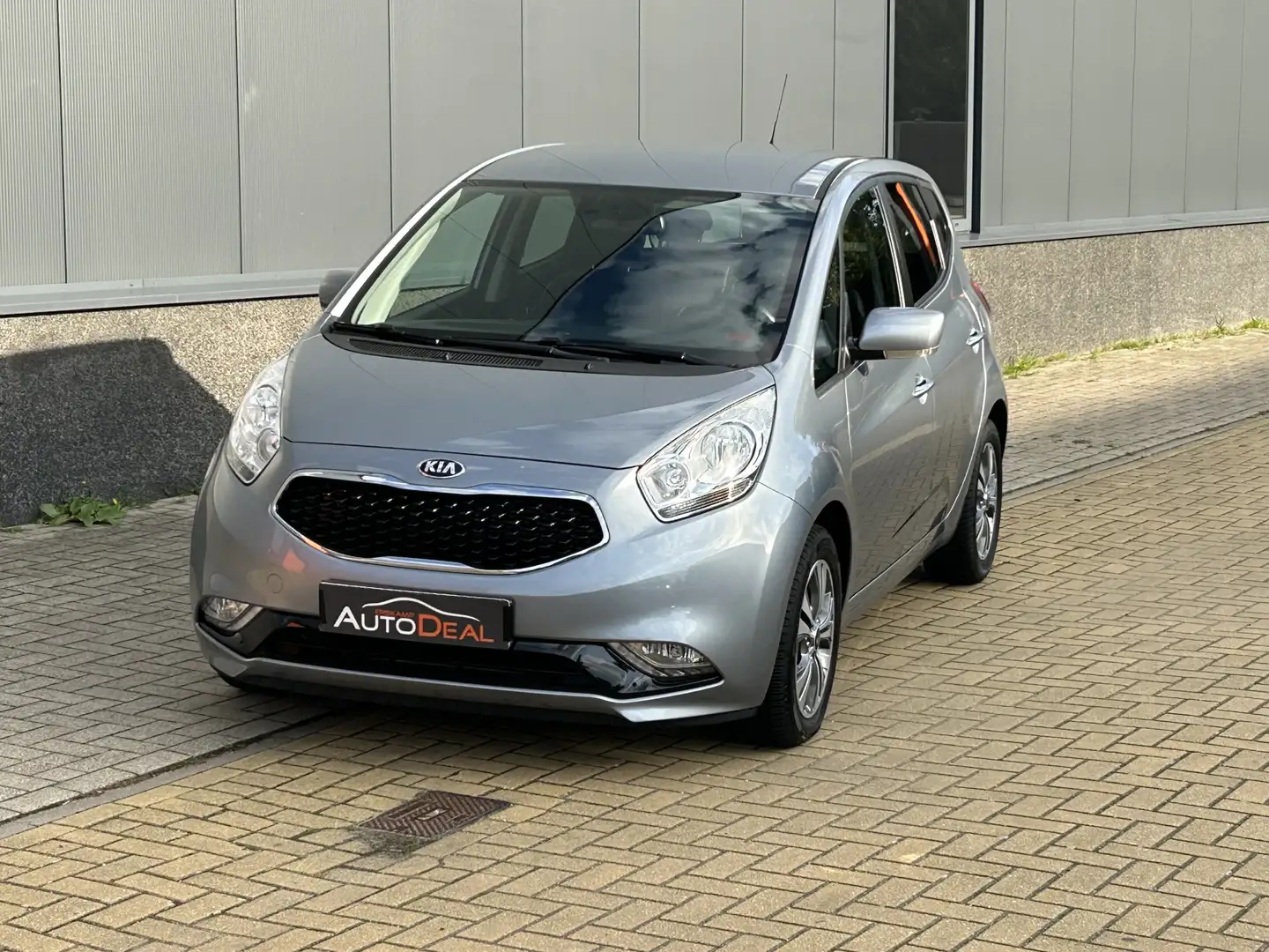 Kia Venga 1.6 CVVT Edition Aut, Trekhaak Gris - 2