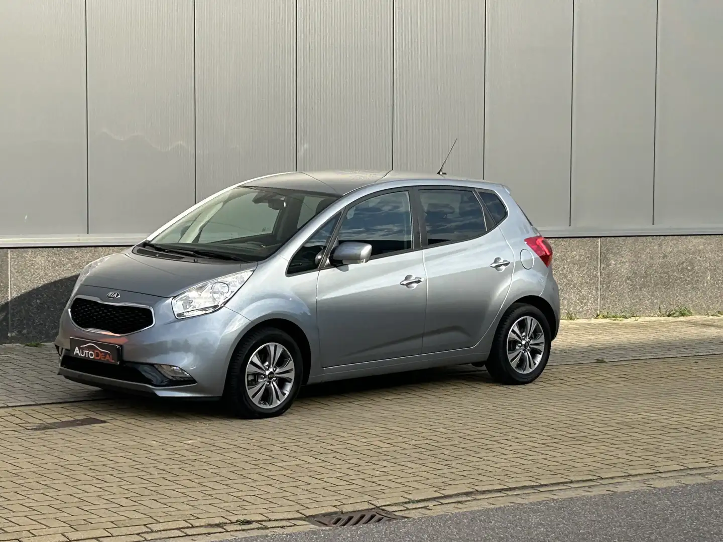 Kia Venga 1.6 CVVT Edition Aut, Trekhaak Gris - 1