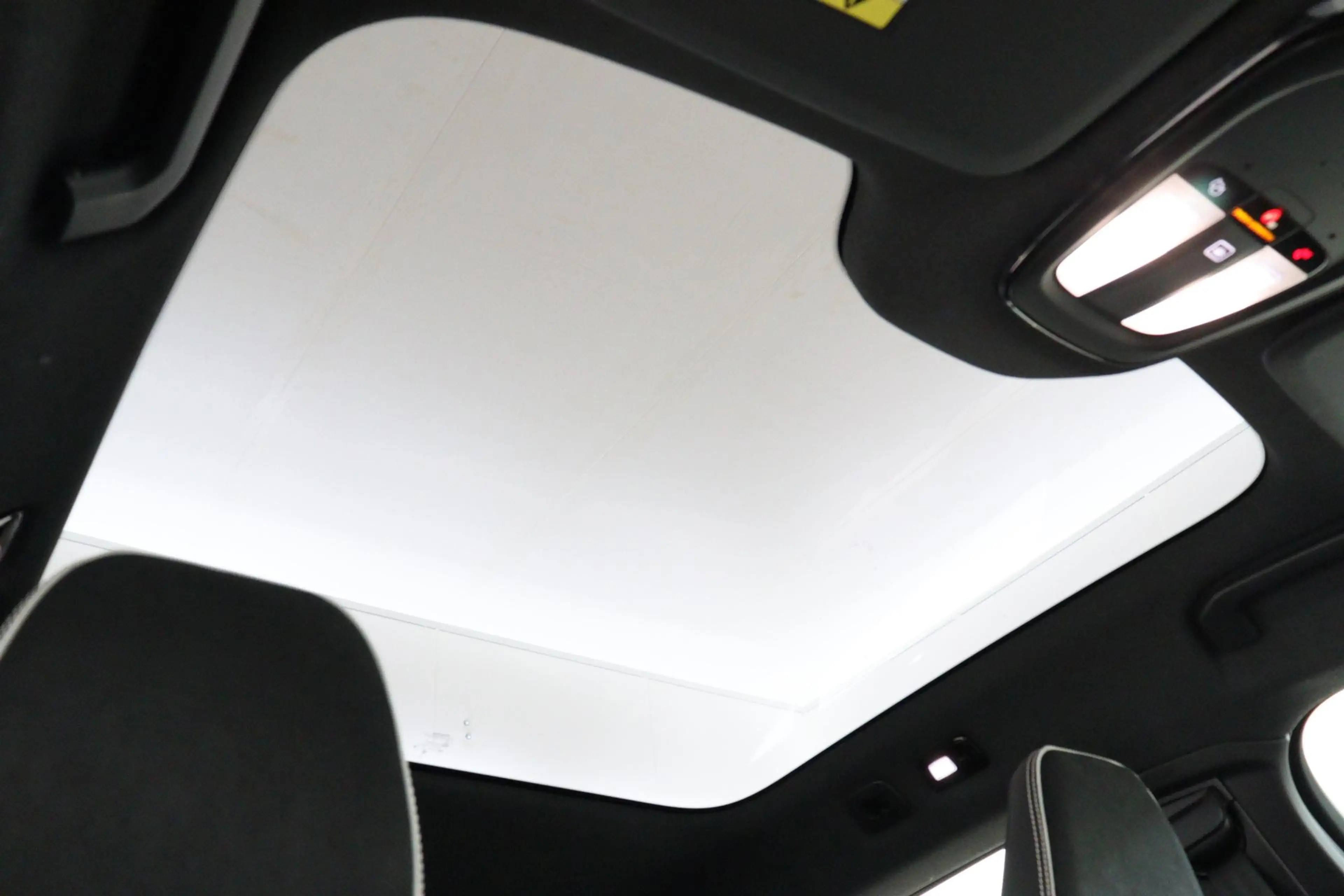 Volvo EC40 SINGLE MOTOR EXTENDED RANGE PLUS BLACK ED. 82 kWh — photo 12