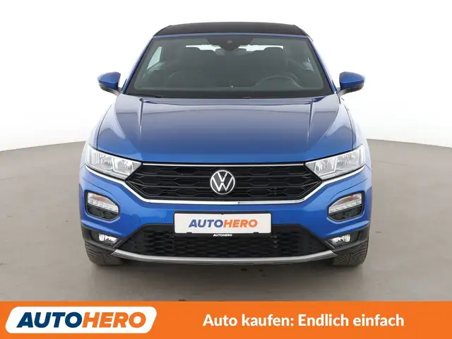 Volkswagen T-Roc view 9