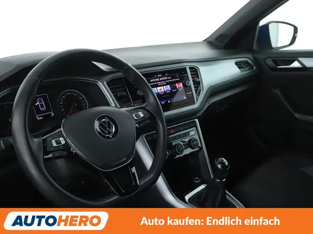 Volkswagen T-Roc view 11
