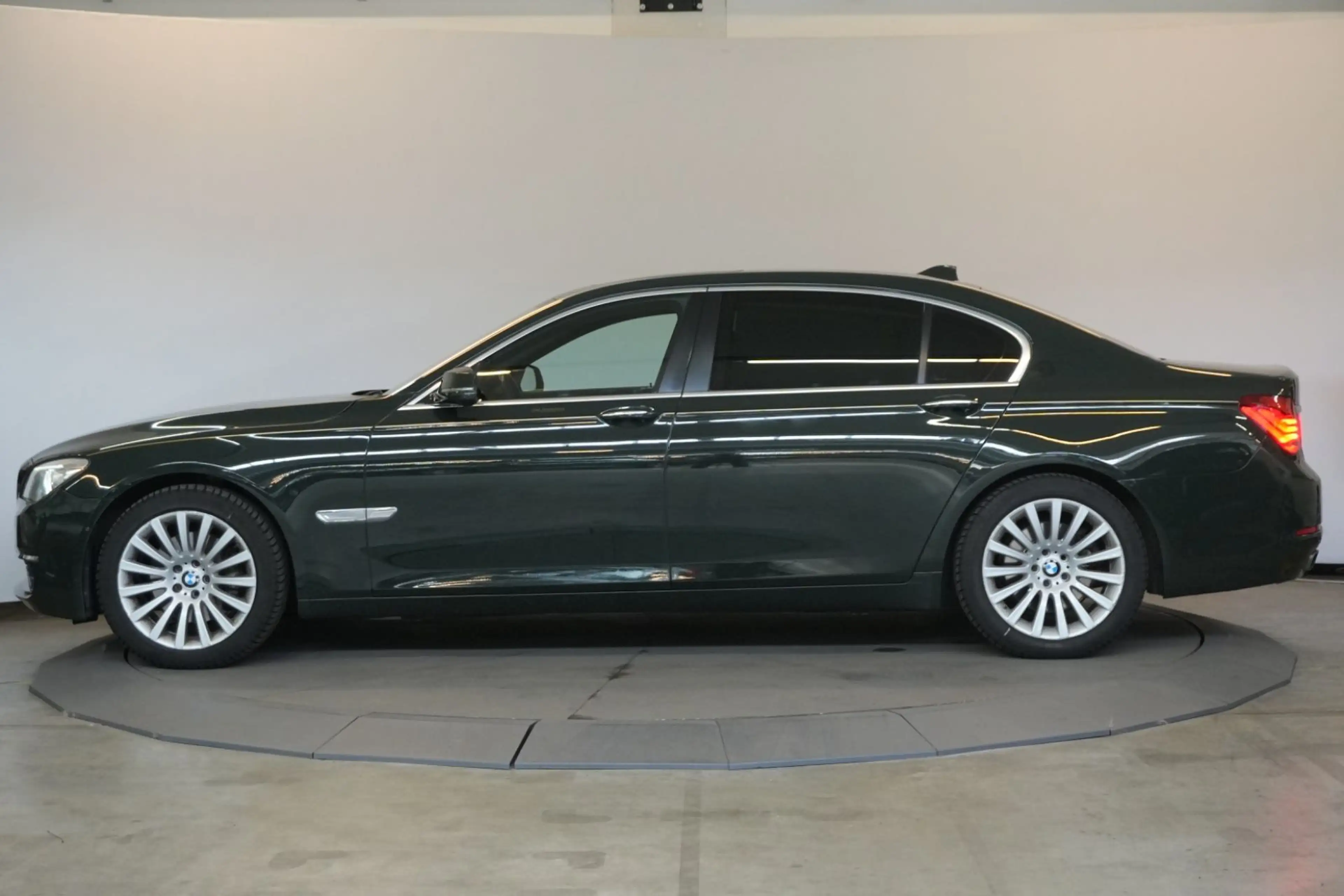 BMW 740 Li Schiebedach 360°HeadUp H&K — photo 2