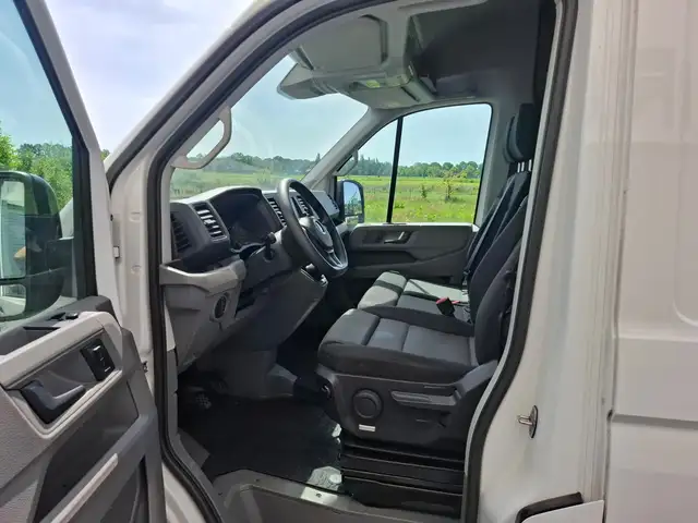 Volkswagen Crafter view 6
