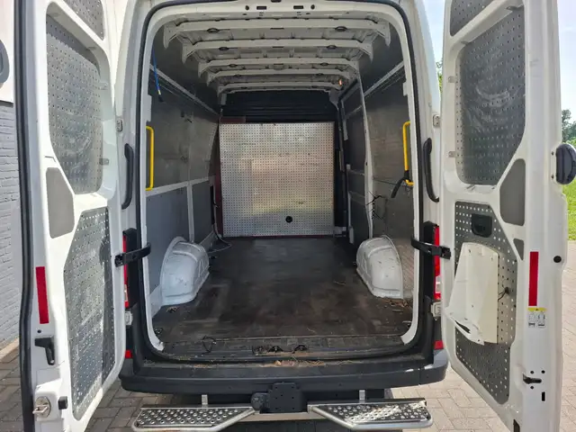Volkswagen Crafter view 15