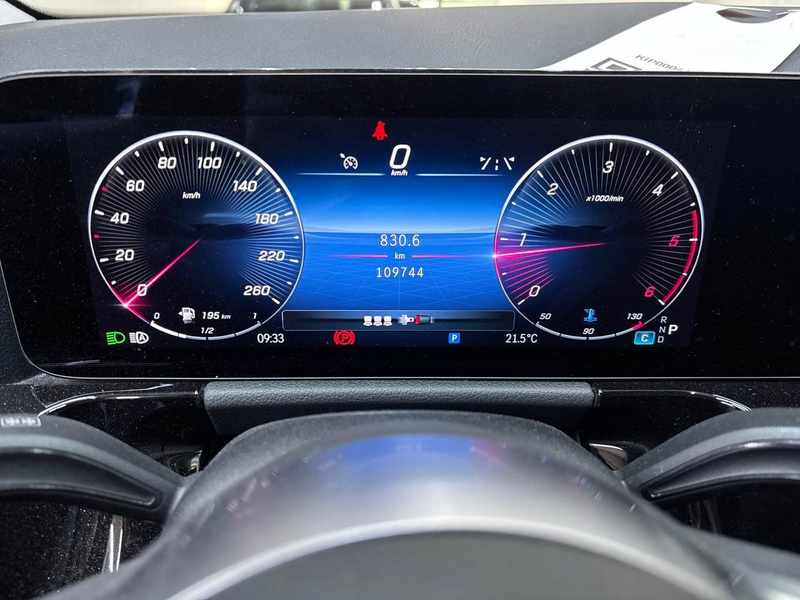 Mercedes-Benz GLA 180 d El.Heckkl. Key LED Lane Navi RKam AUT — photo 9