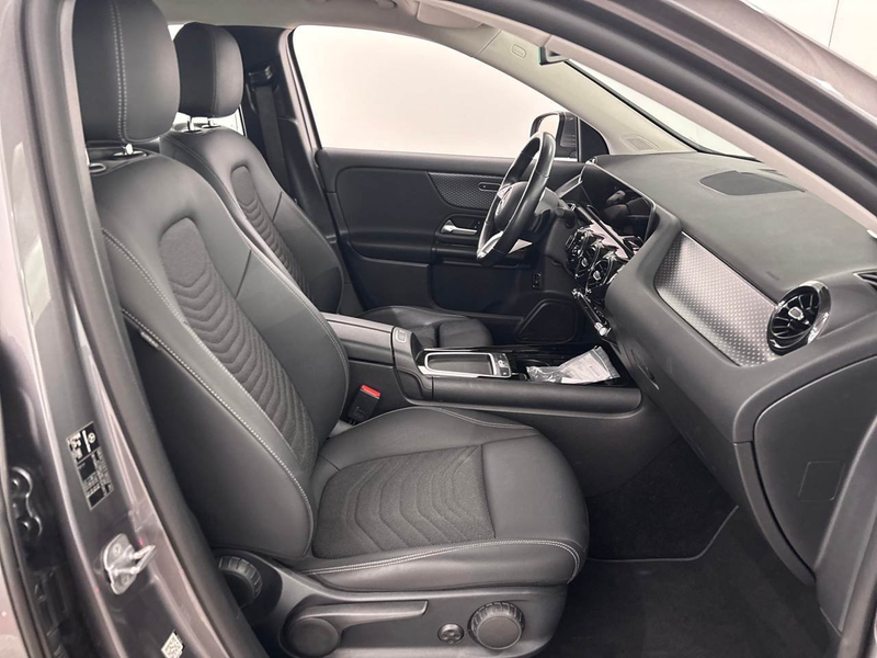Mercedes-Benz GLA 180 d El.Heckkl. Key LED Lane Navi RKam AUT — photo 8