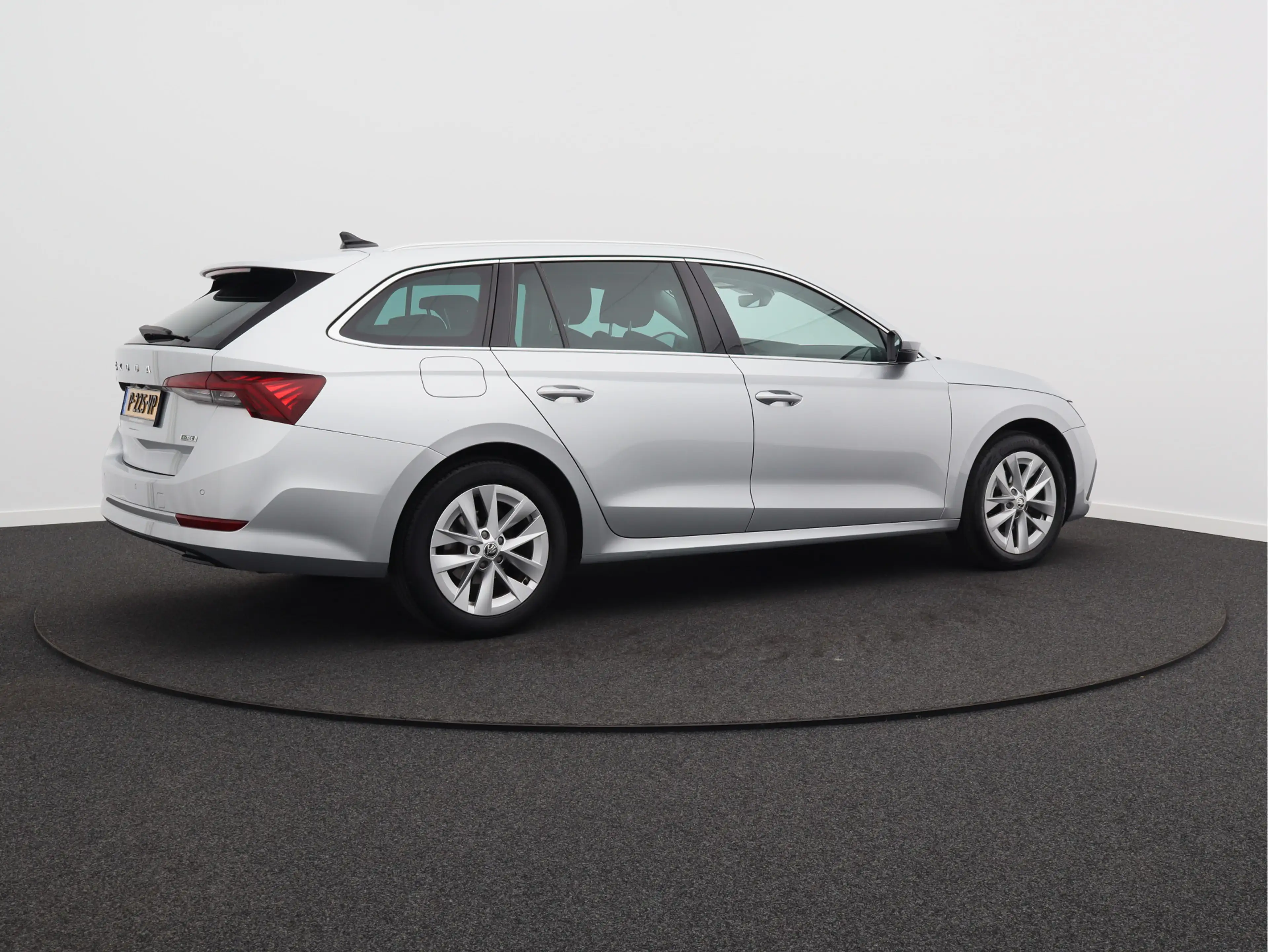 Skoda Octavia Combi 1.0 e-TSI Business Edition Plus/ trekhaak/ z — photo 20