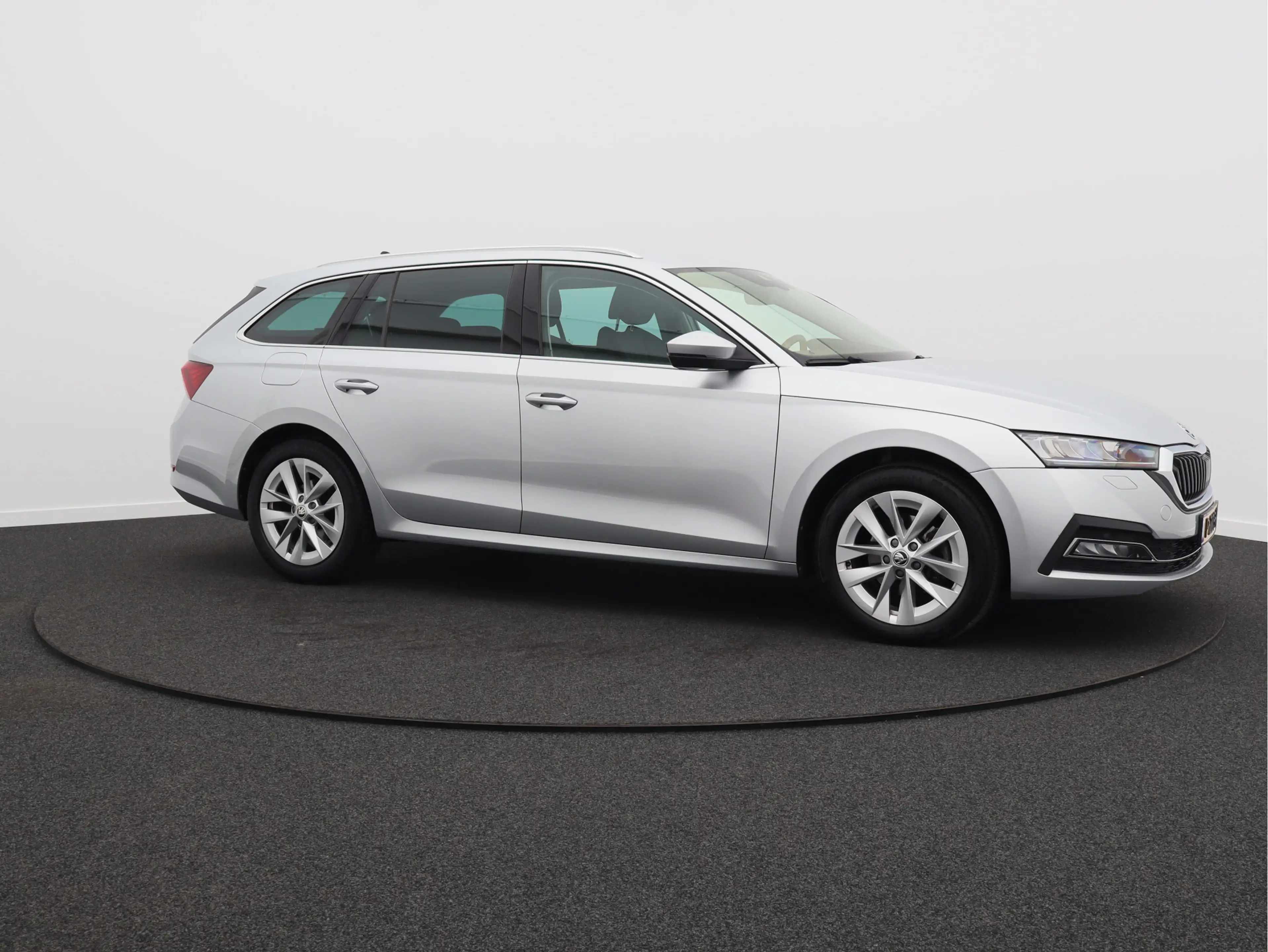 Skoda Octavia Combi 1.0 e-TSI Business Edition Plus/ trekhaak/ z — photo 24