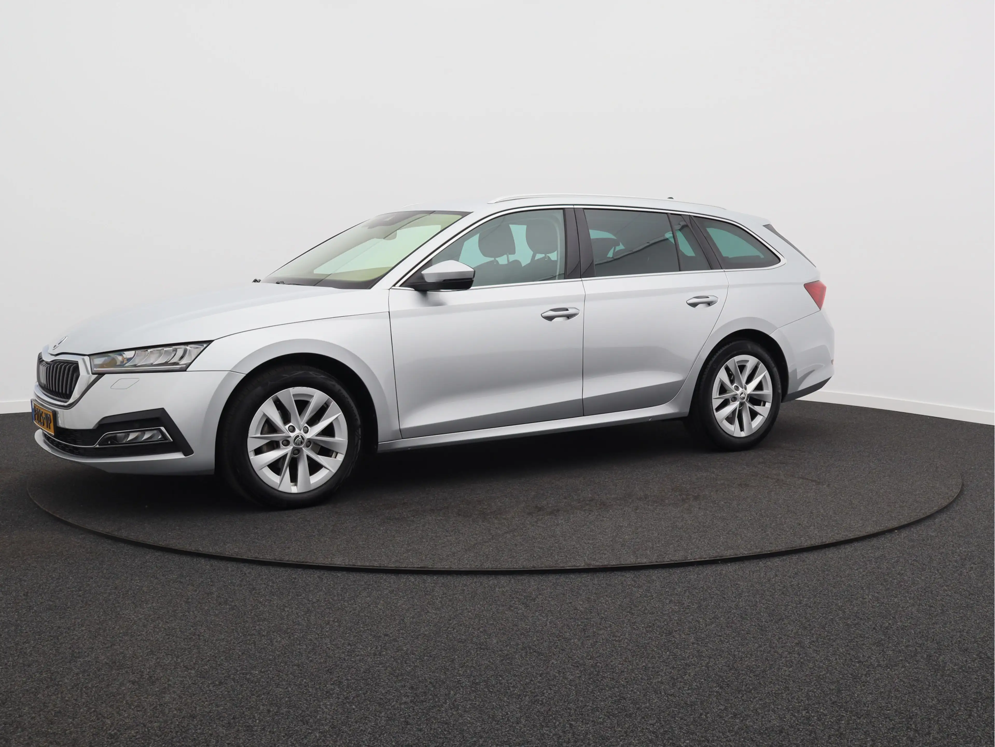 Skoda Octavia Combi 1.0 e-TSI Business Edition Plus/ trekhaak/ z — photo 8
